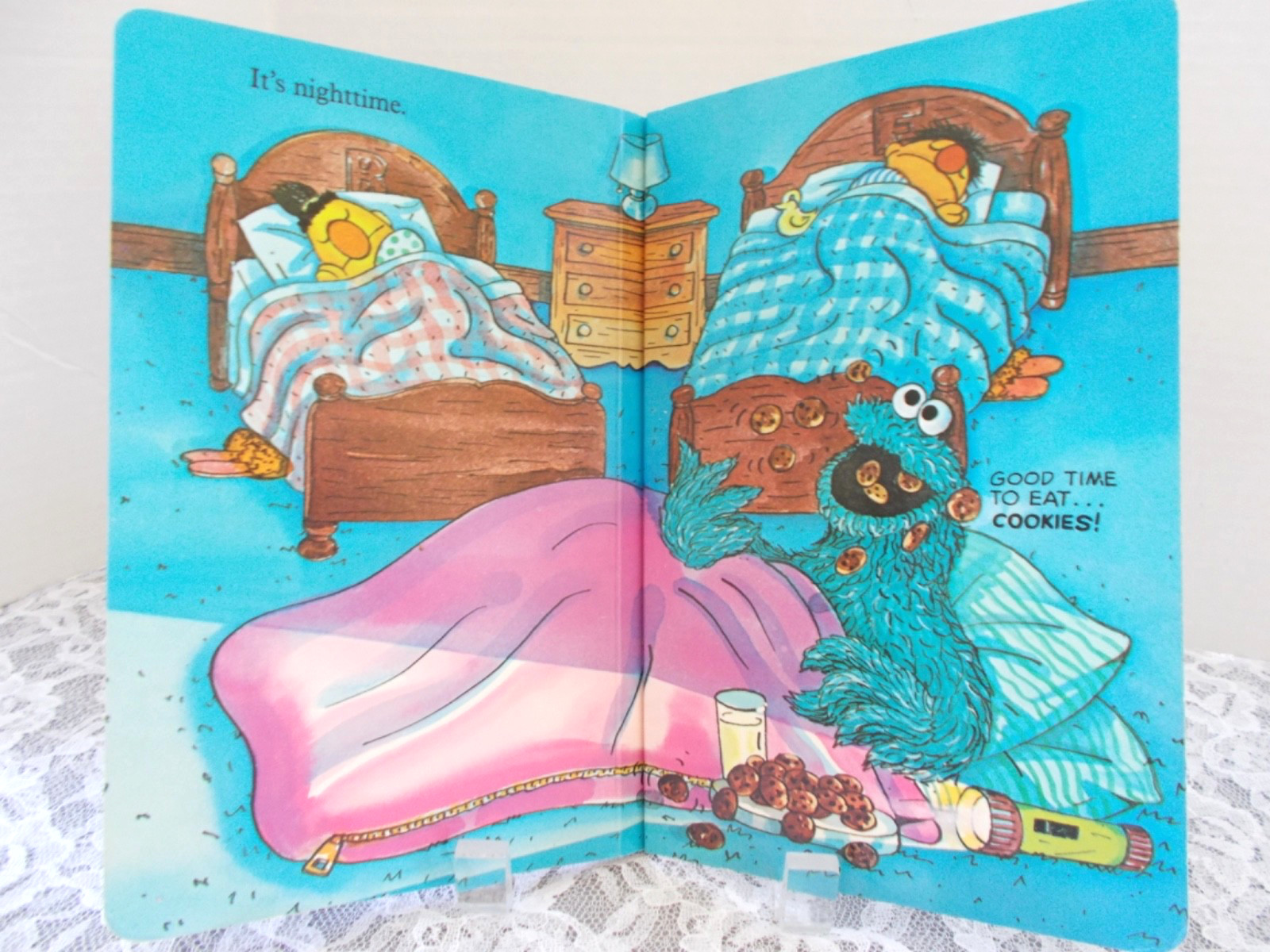 1982 Golden Boardbook CTW Sesame Street “Cookie Monster’s Good Time To Eat!’