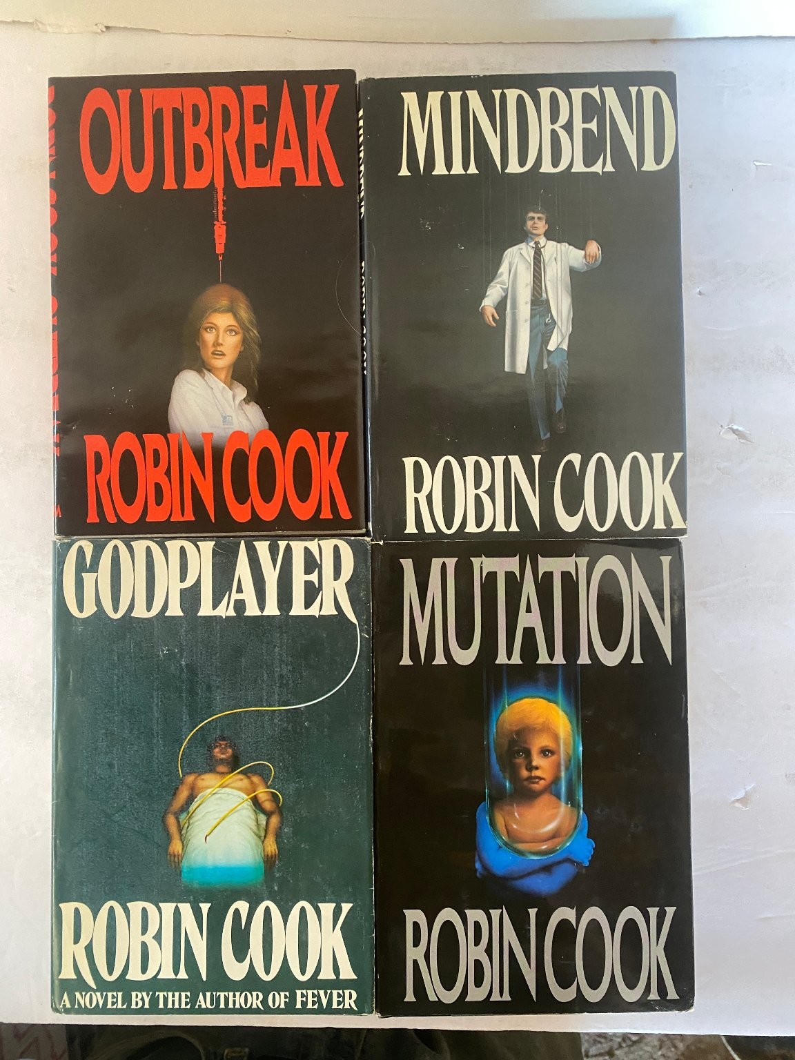 Robin Cook Medical Thrillers Lot: Outbreak Mindbend Godplayer Mutation Putnam