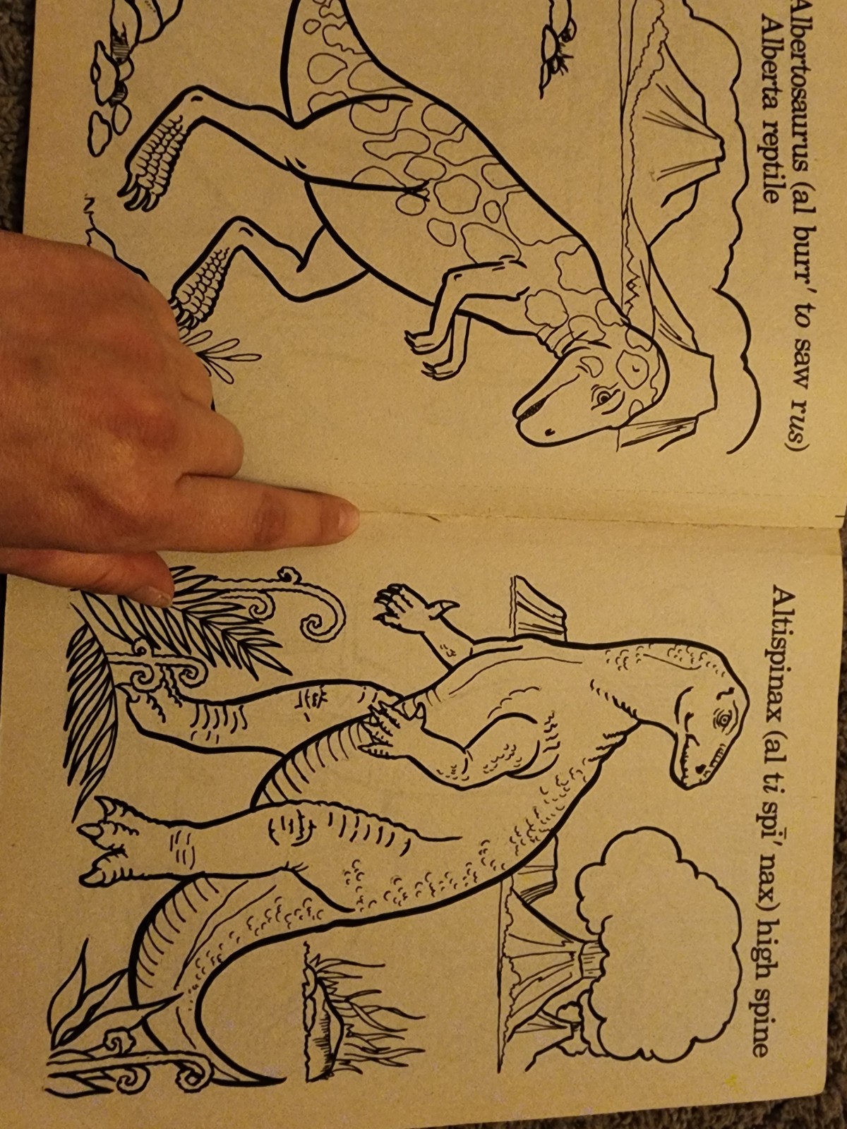 Vintage 1987 Golden Dinosaurs Giant Coloring Book 92 Pages Left Uncolored VTG