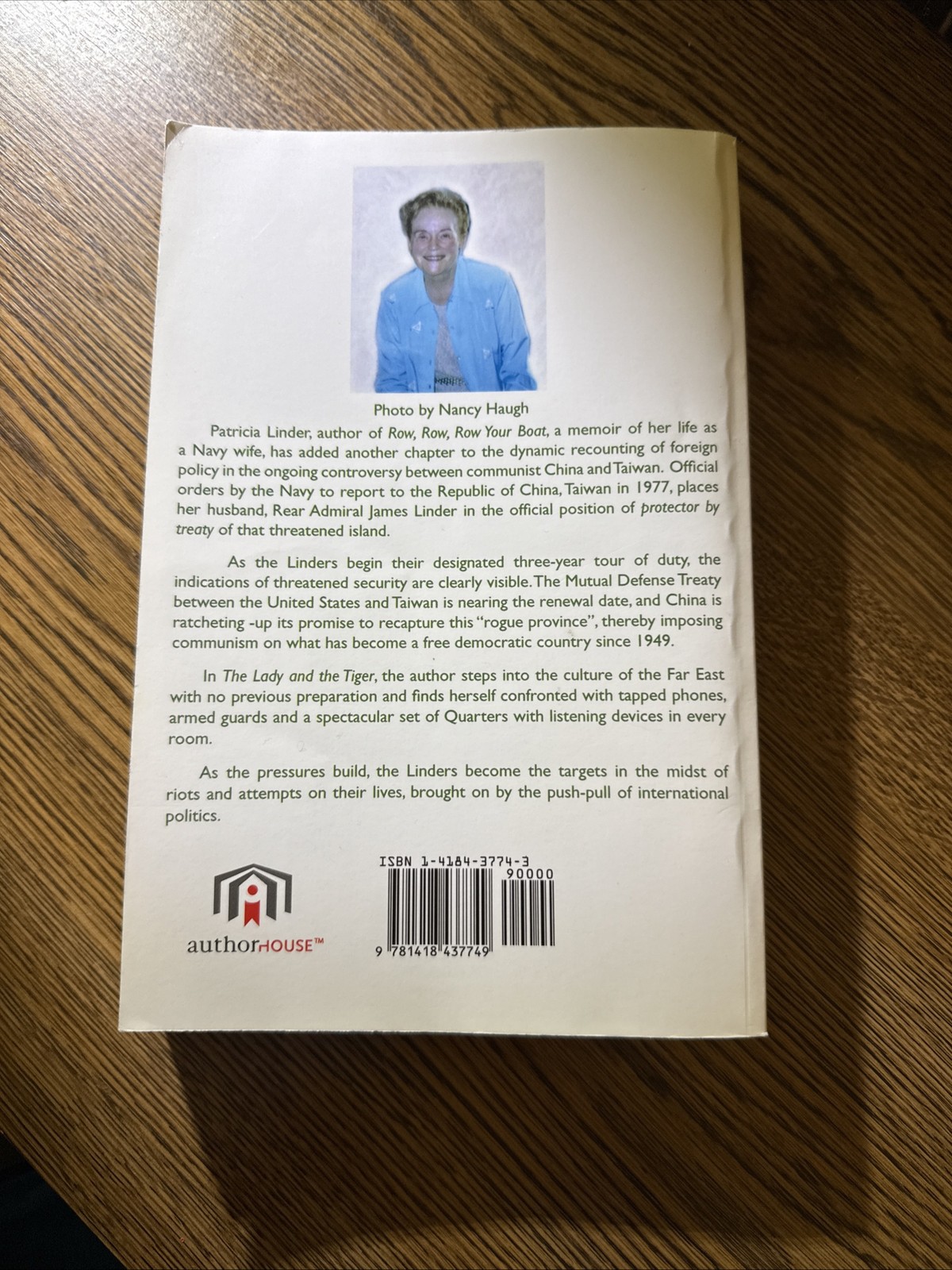 The Lady and the Tiger by Linder (2004) PB