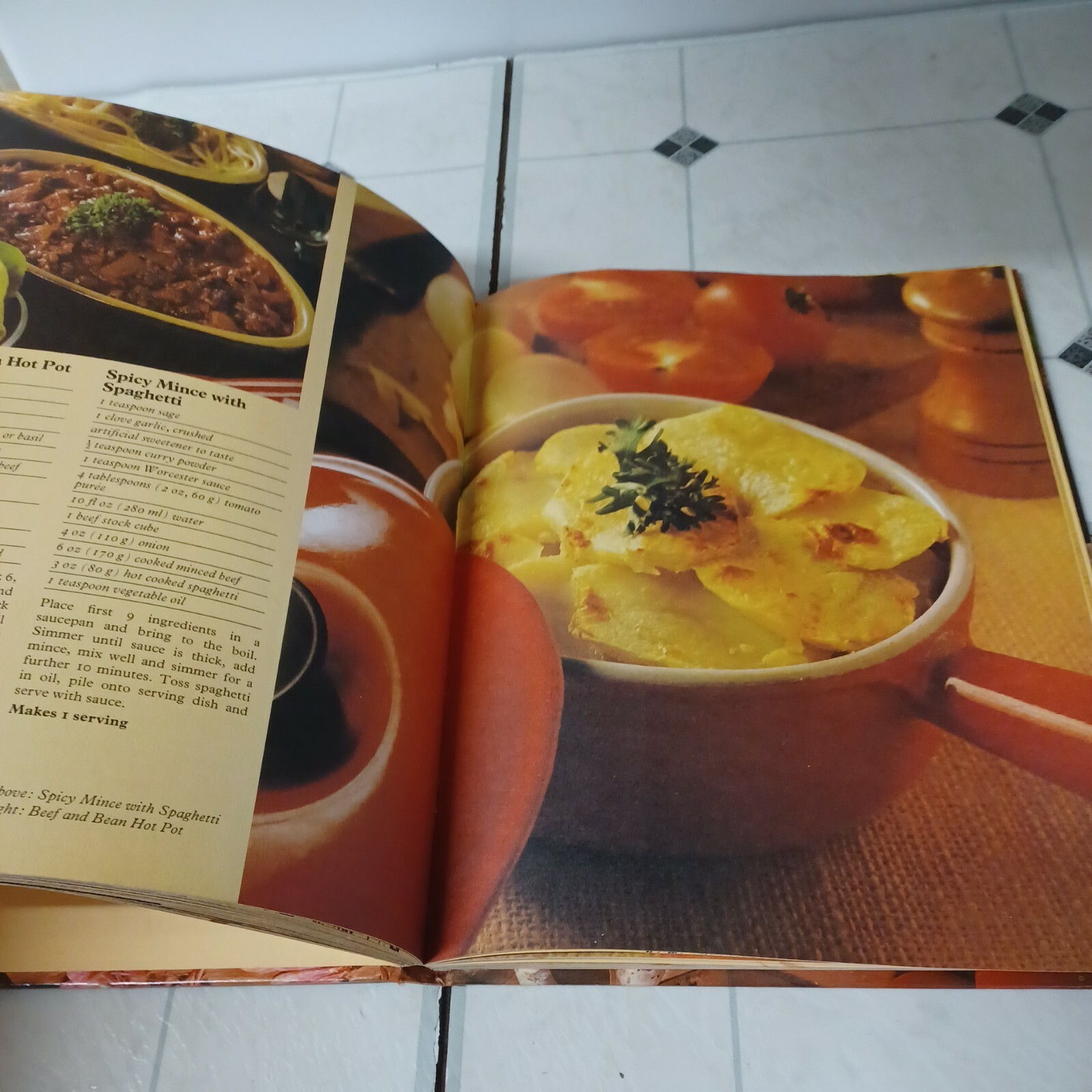 WEIGHT WATCHERS 250+ RECIPES COOKBOOK ~ HARD COVER ~ 158 Pages vintage