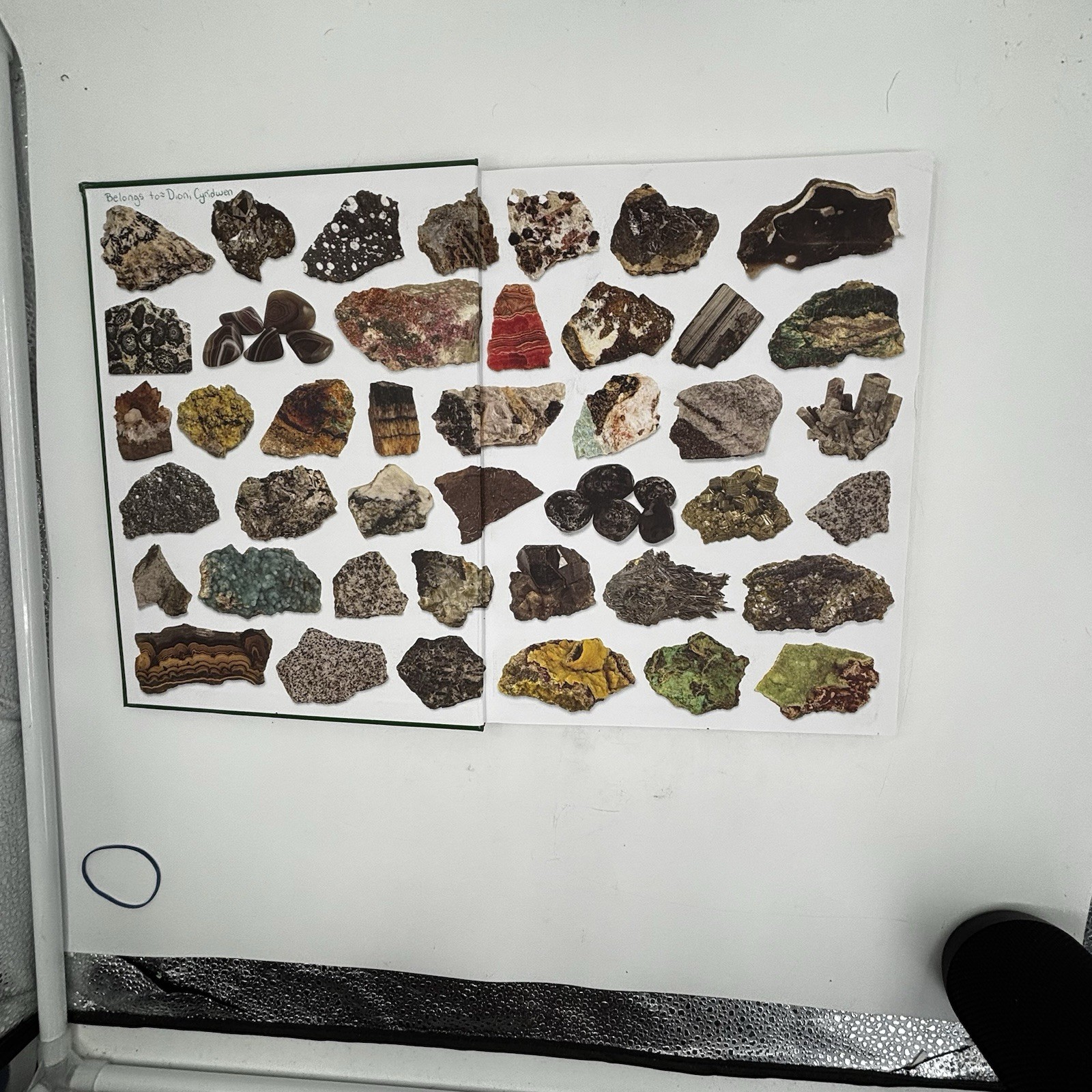 The Illustrated Guide to Rocks & Minerals: How to find, identify and collect HC