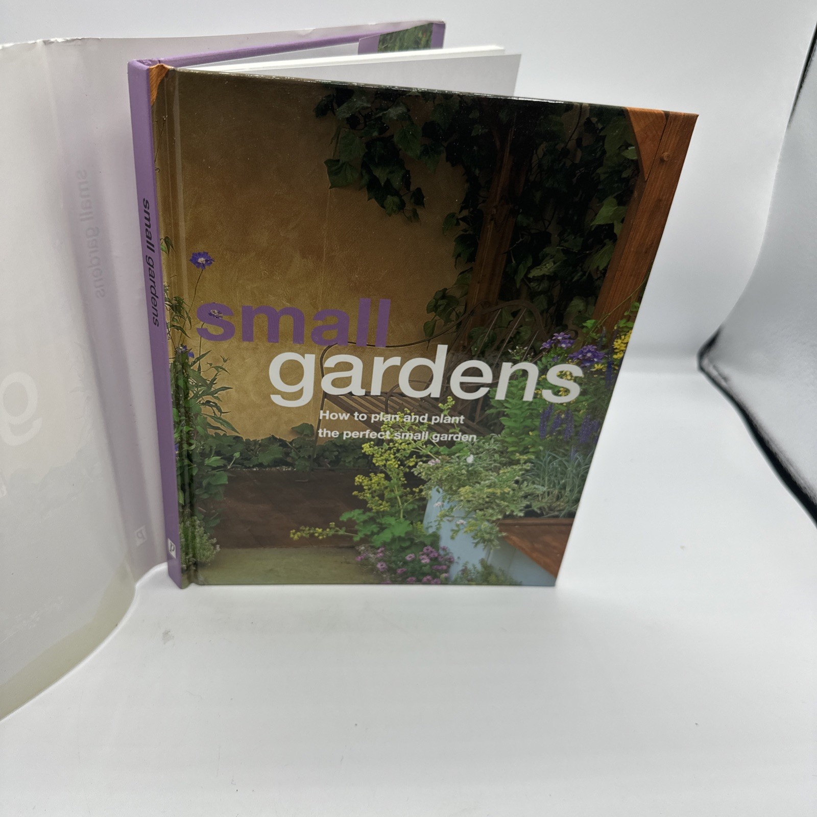 Small Gardens by David Squire (2004, Hardcover Dust Jacket)