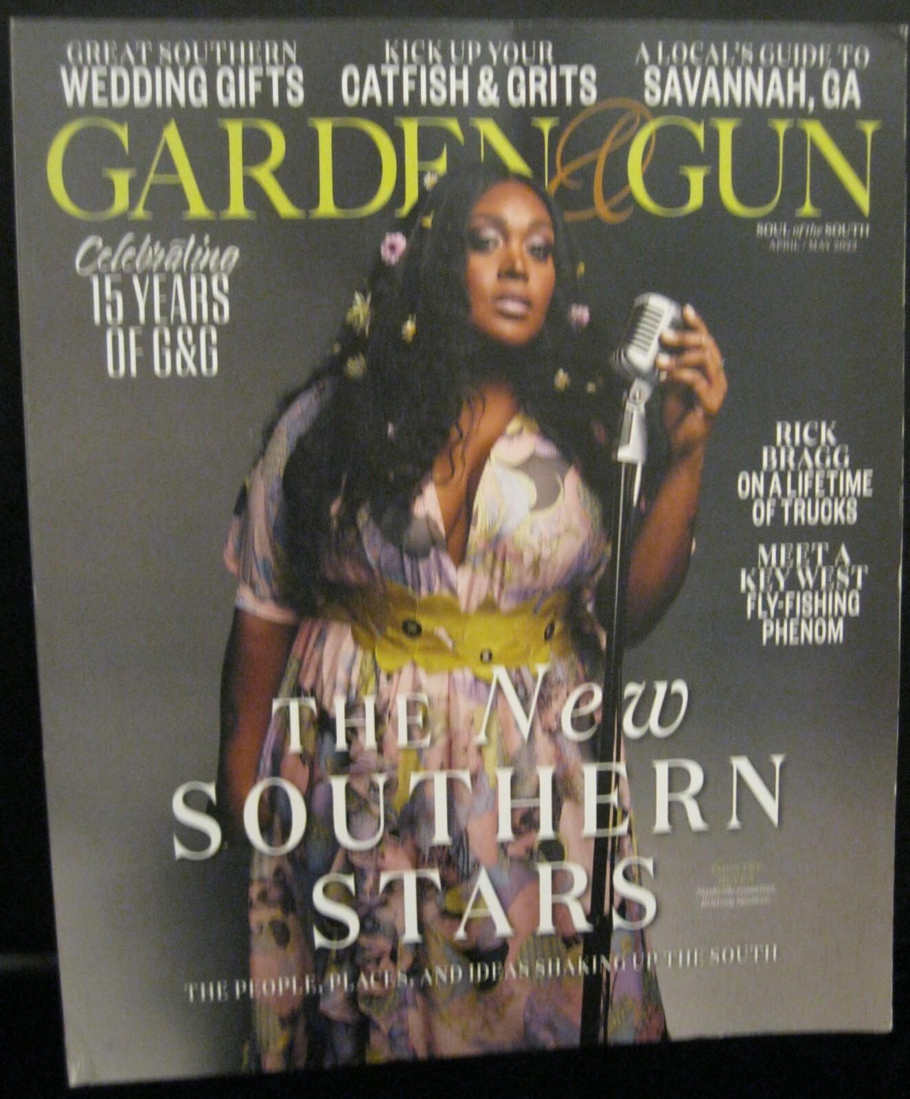 LOT OF 9 GARDEN & GUN SOFTCOVERS APRIL / MAY 2020 THROUGH OCTOBER /NOVEMBER 2023