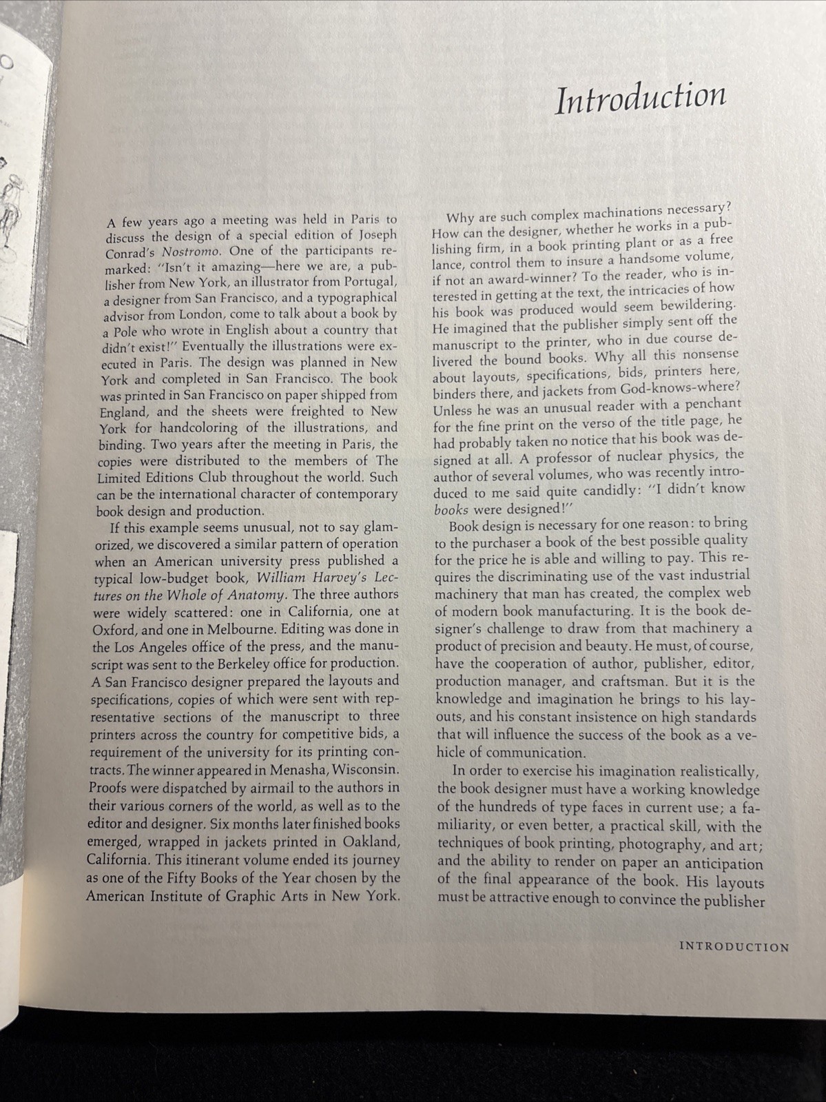 Chronicle Books The Design of Books Adrian Wilson Paperback Design Book