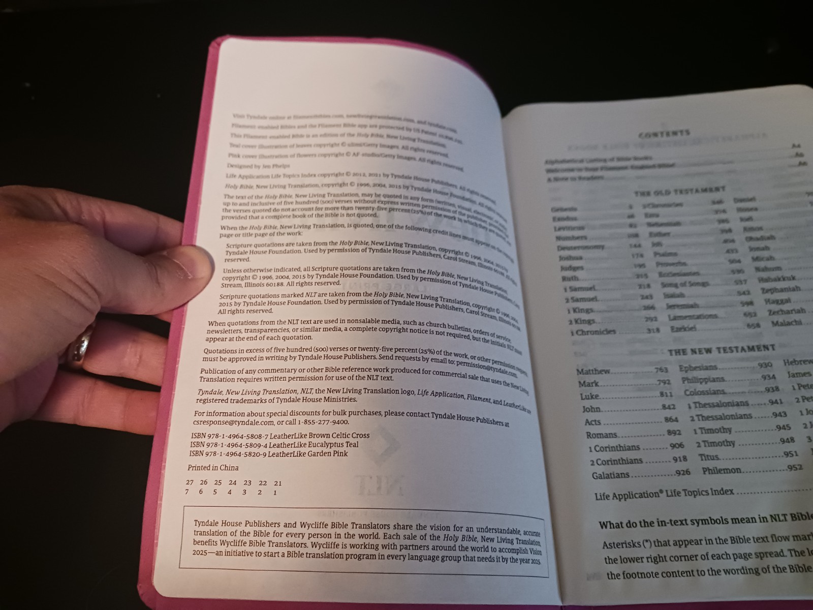 Tyndale NLT Large Print Thinline Bible Pink Floral Imitation Leather Filament