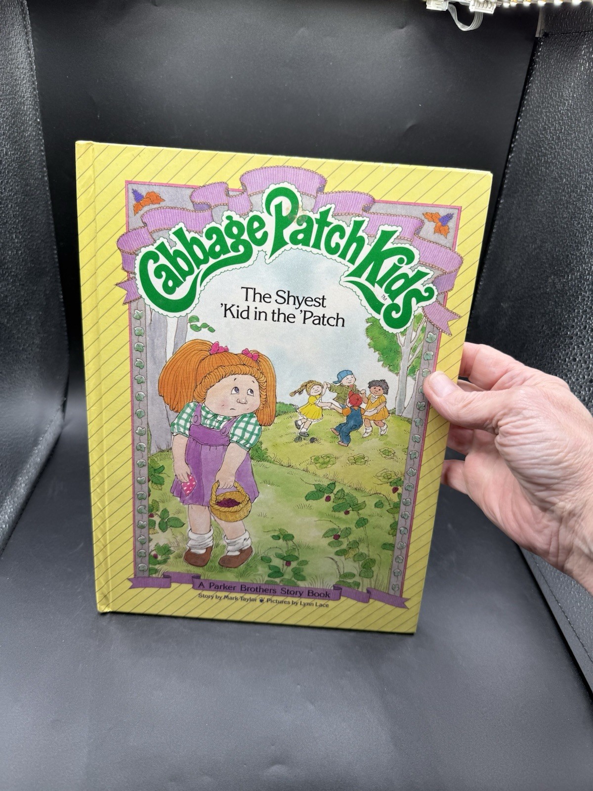Cabbage Patch kids – The shyest kid in the patch Hard Cover RARE VINTAGE