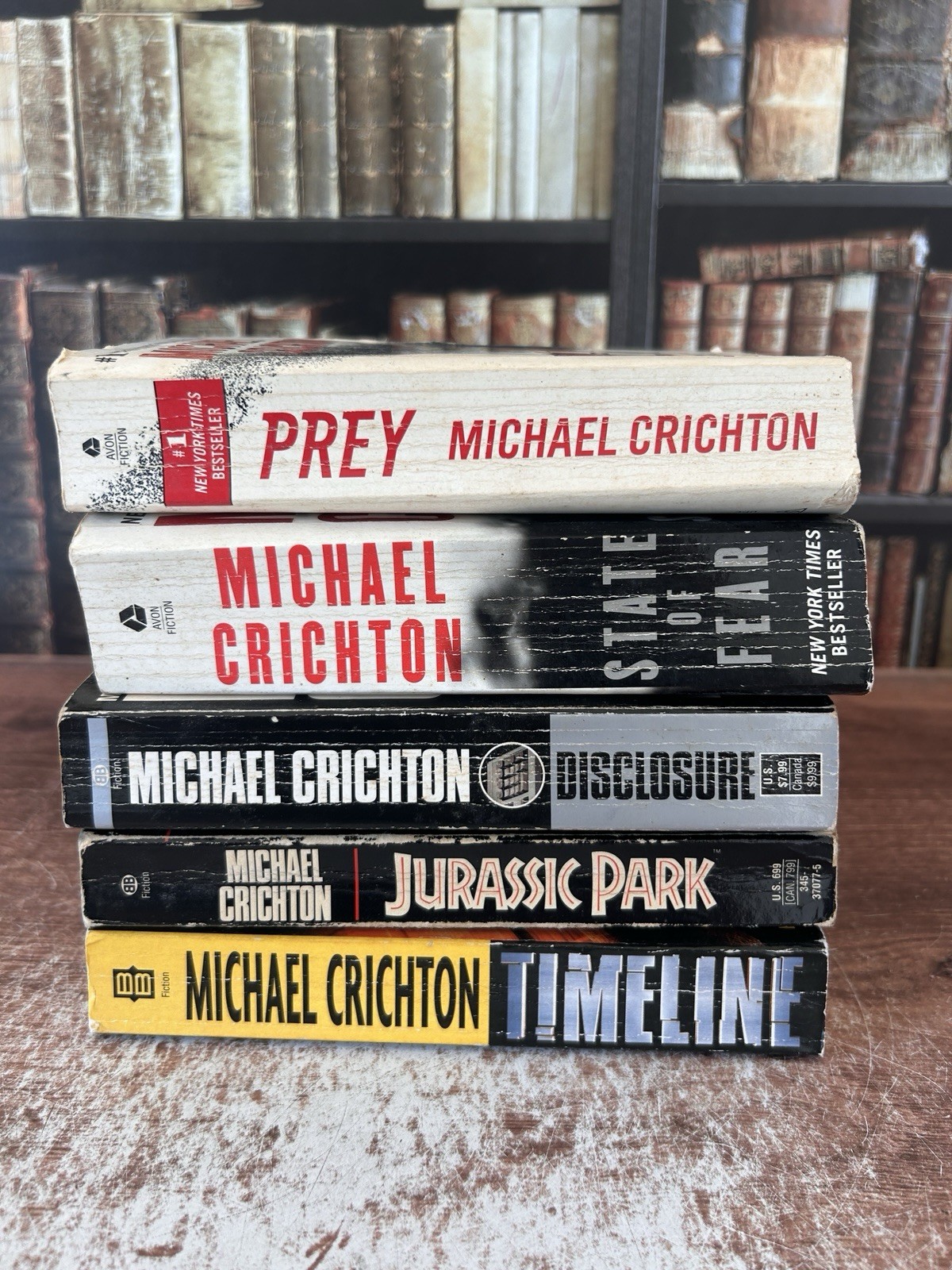 Michael Crichton books, lot of 5 Paperbacks (323)