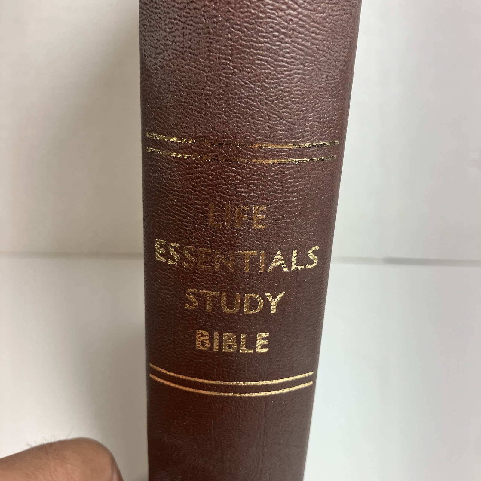 Life Essentials Study Bible, Brown/Blue Simulated Leather Indexed : Biblical…