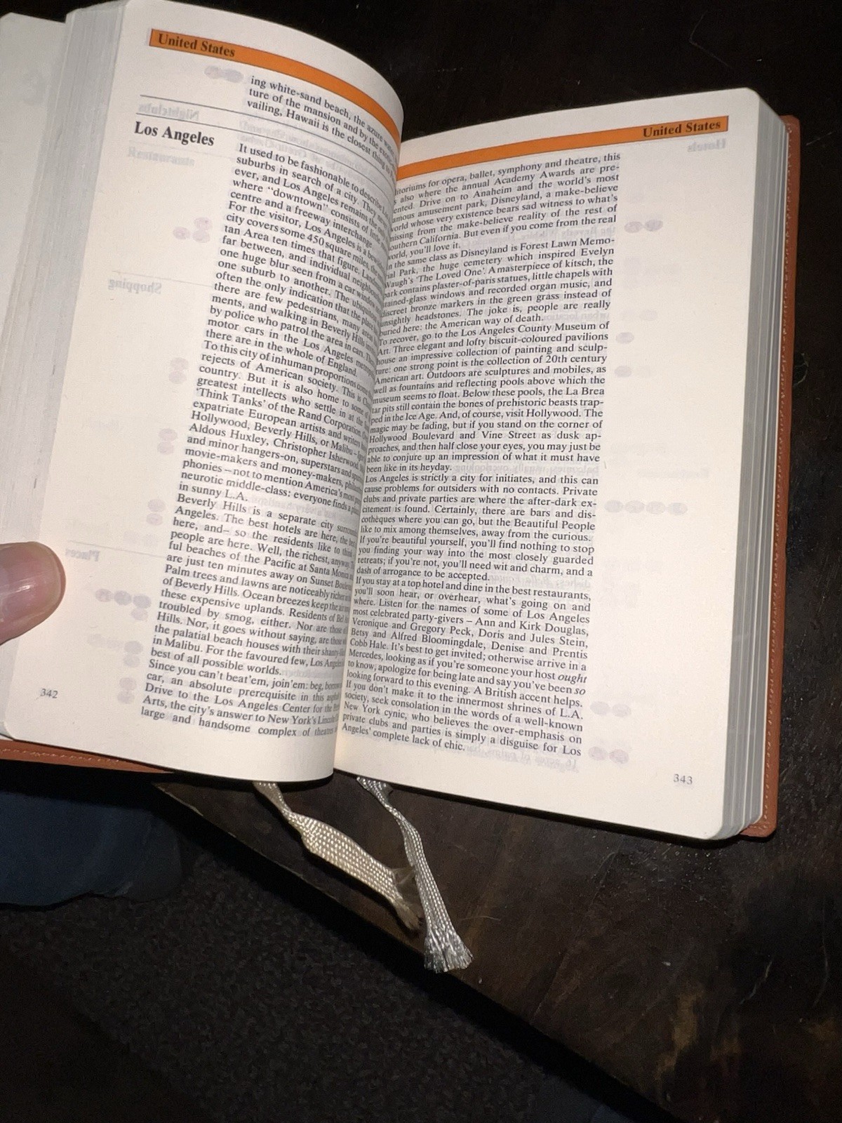 Vintage 1977 IN World Guide – Over 500 Pages In Compact Edition