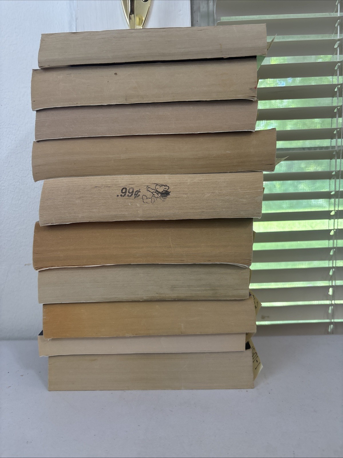 Lot of 10 – Mystery and Thrillers – Mixed Authors – FREE SHIPPING