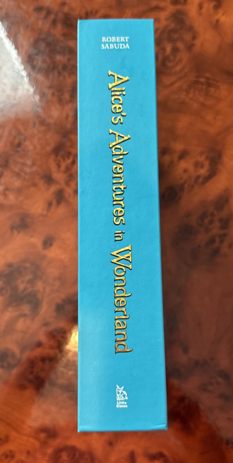 Brand New !! Alice’s Adventures in Wonderland by Lewis Carroll & Robert Sabuda