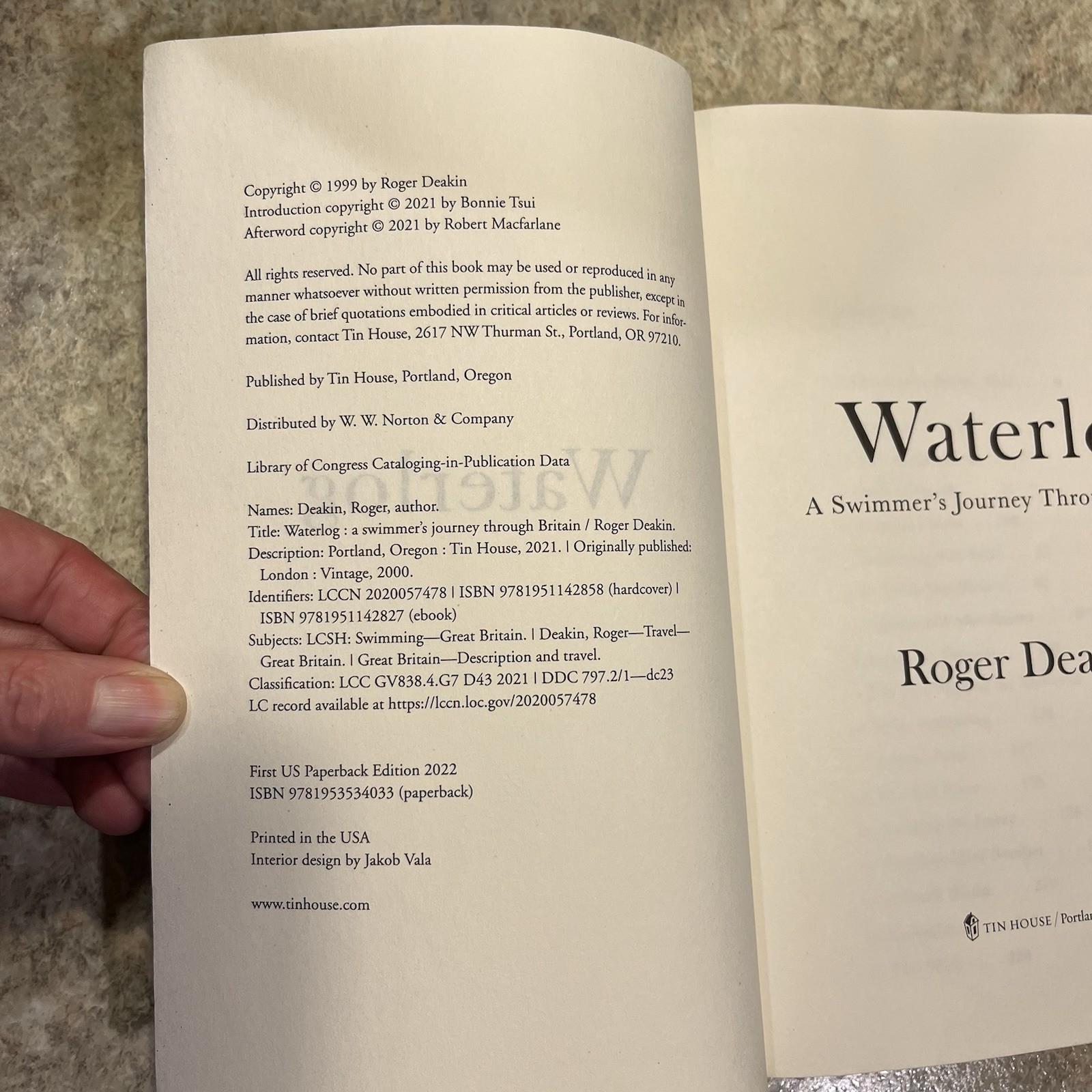 Waterlog : A Swimmer’s Journey Through Britain Roger Deakin 2022 Tin House PB