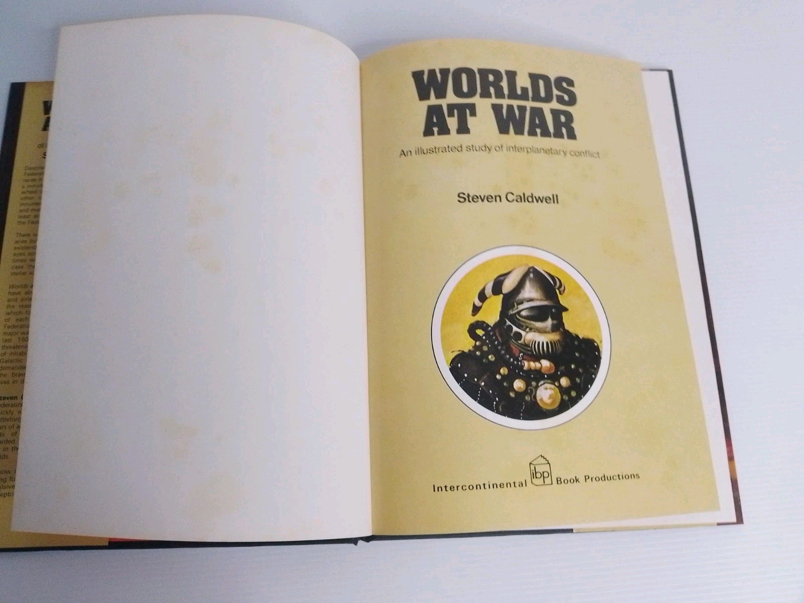 WORLDS AT WAR AN ILLUSTRATED STUDY OF INTERPLANETARY Steven Caldwell 1980 HC DJ