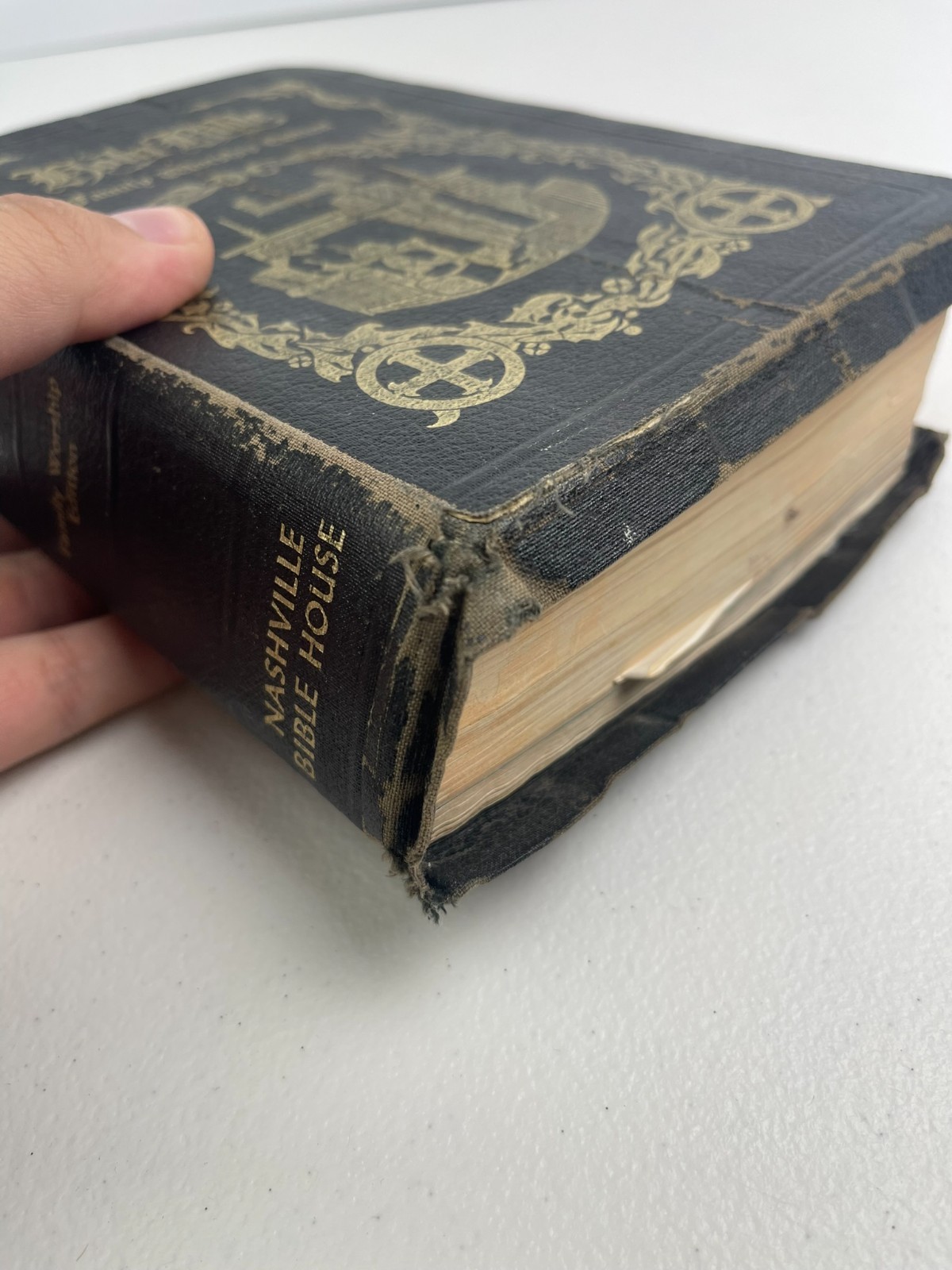 Holy Bible KJV Family Worship Edition Nashville Bible House Illustrated Vtg 1962