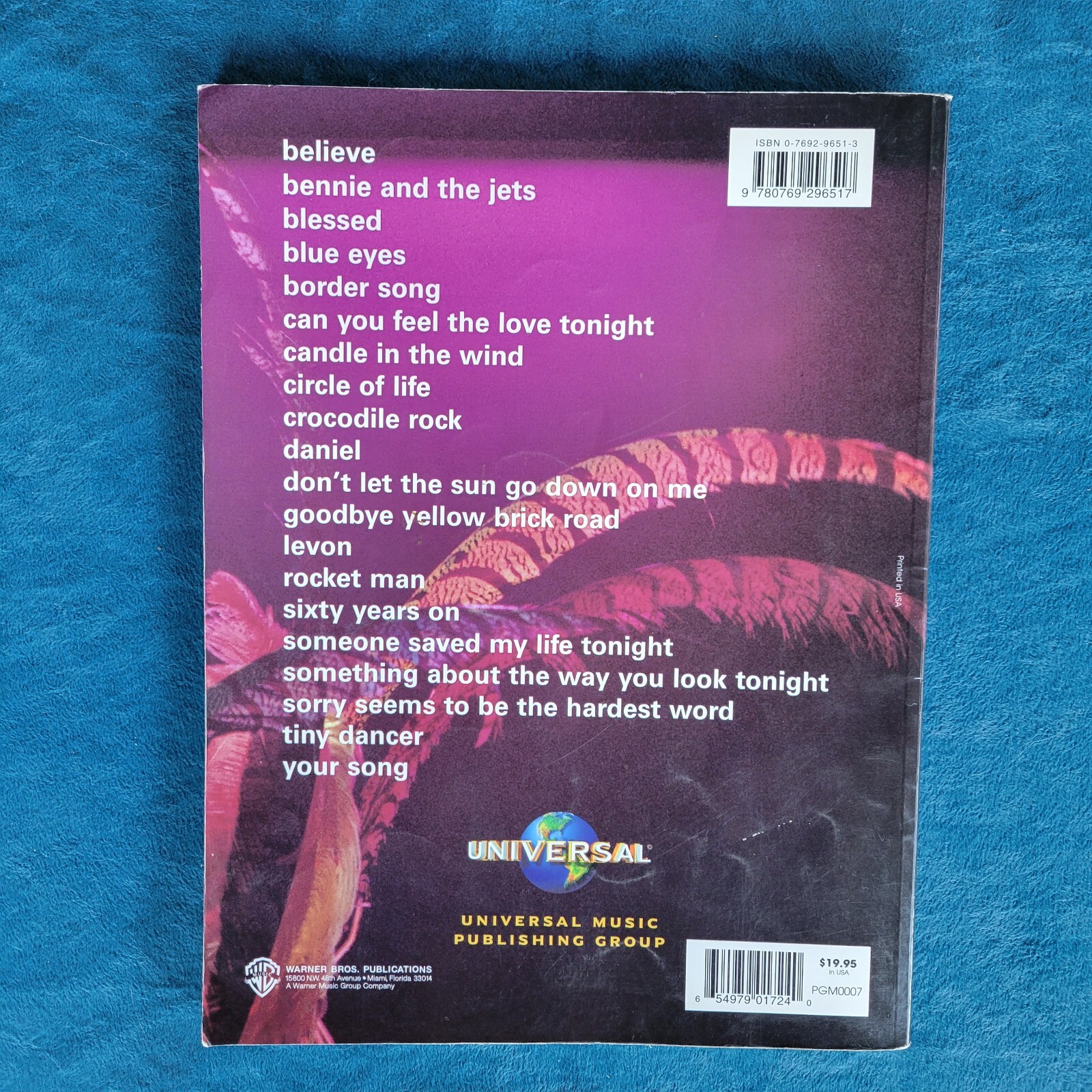 ELTON JOHN GUITAR SONGBOOK ; ISBN 0-7692-9651-3 ; 86 PAGES ; COPYRIGHT 2000