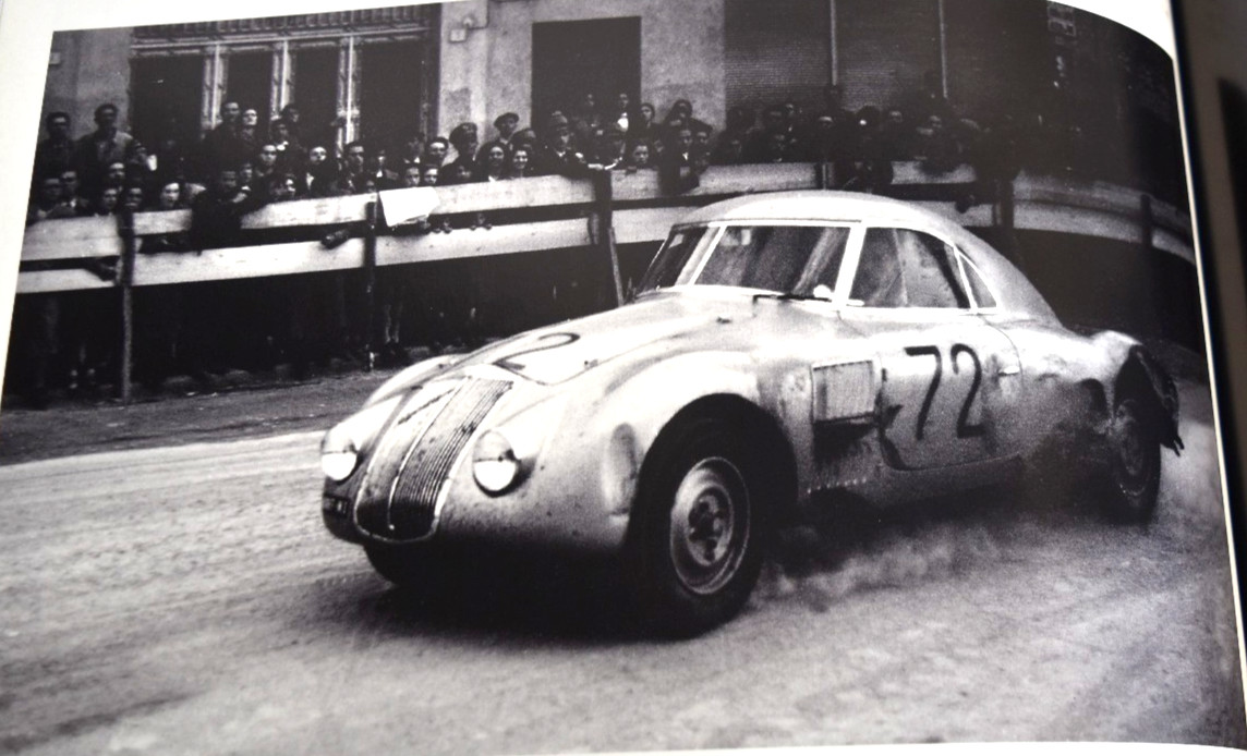 MILLE MIGLIA: IMMAGINI DI UNA CORSA/A RACE IN PICTURES Leonardo Acerbi