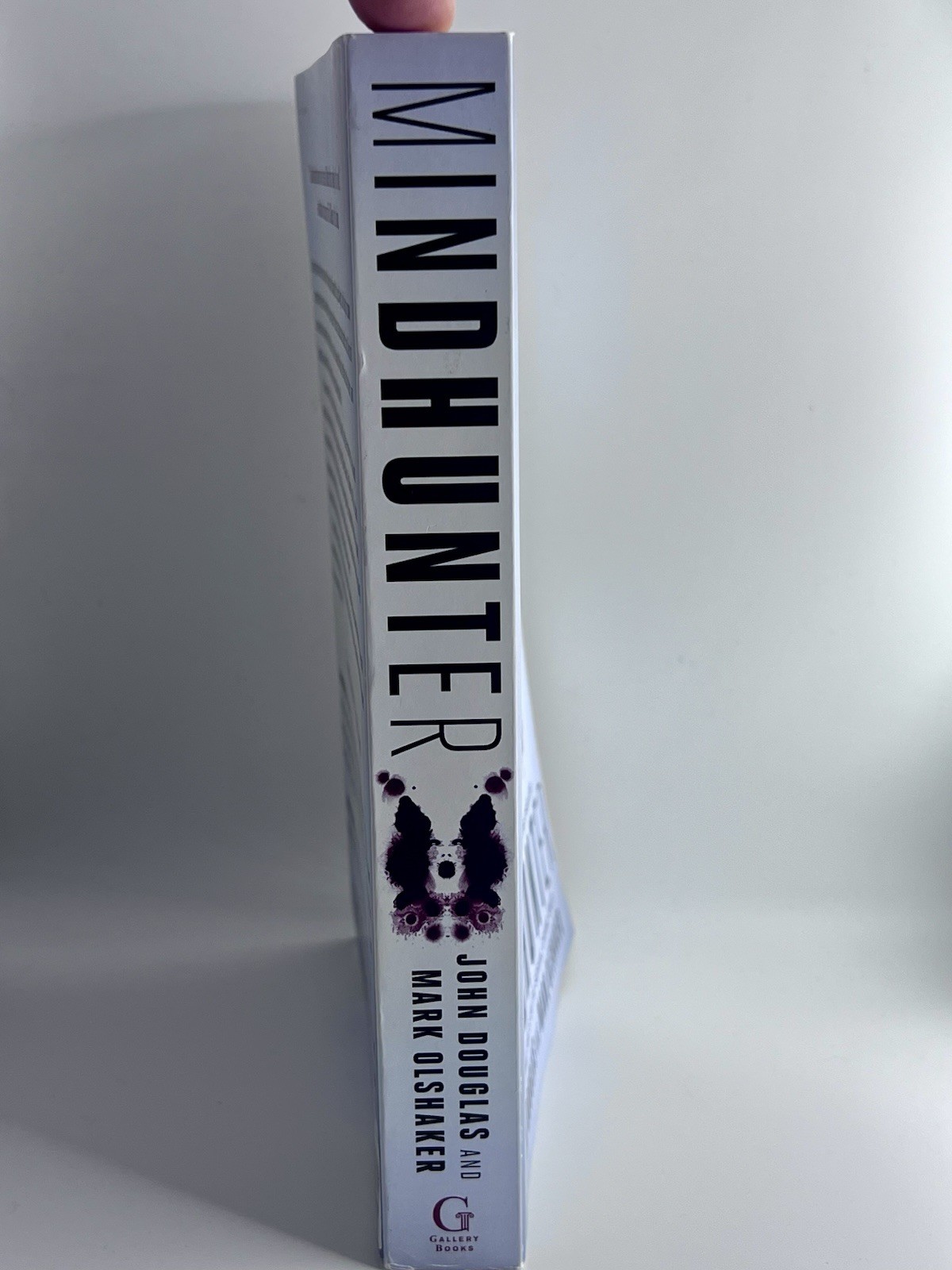 Mindhunter : Inside the FBI’s Elite Serial Crime Unit by John E. Douglas and…