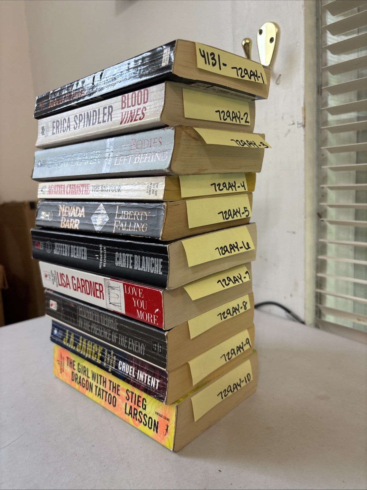 Lot of 10 – Mystery and Thrillers – Mixed Authors – FREE SHIPPING