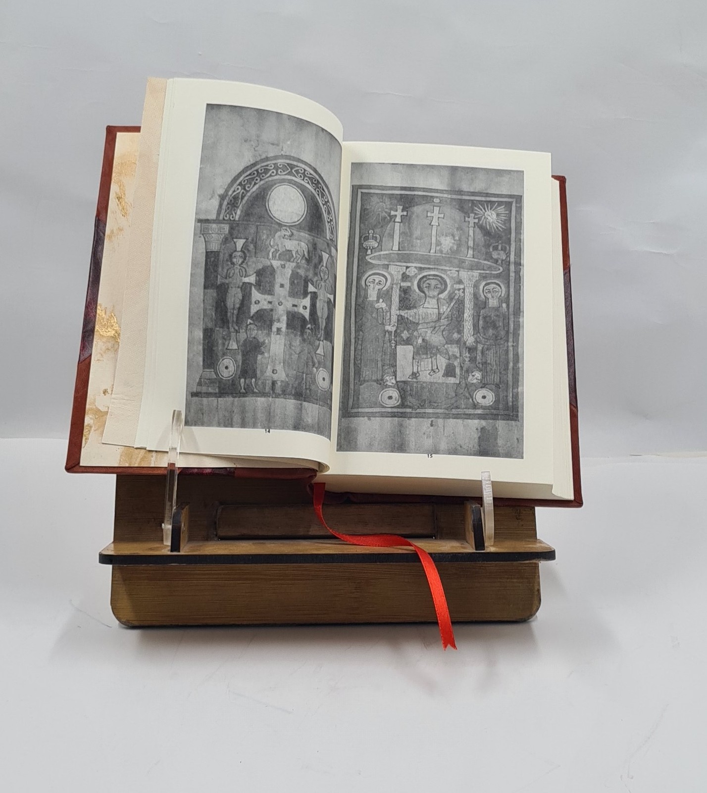 Ethiopian bible 1300 by Ma?t?re Krastos [Leather Bound]
