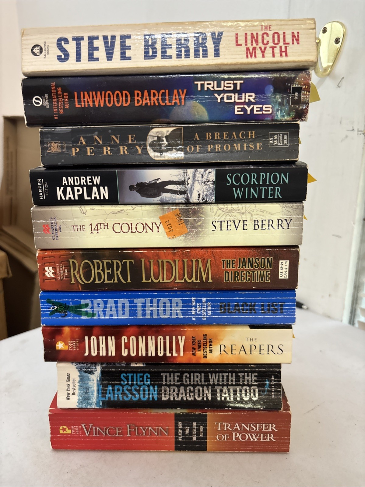 Lot of 10 – Mystery and Thrillers – Mixed Authors – FREE SHIPPING