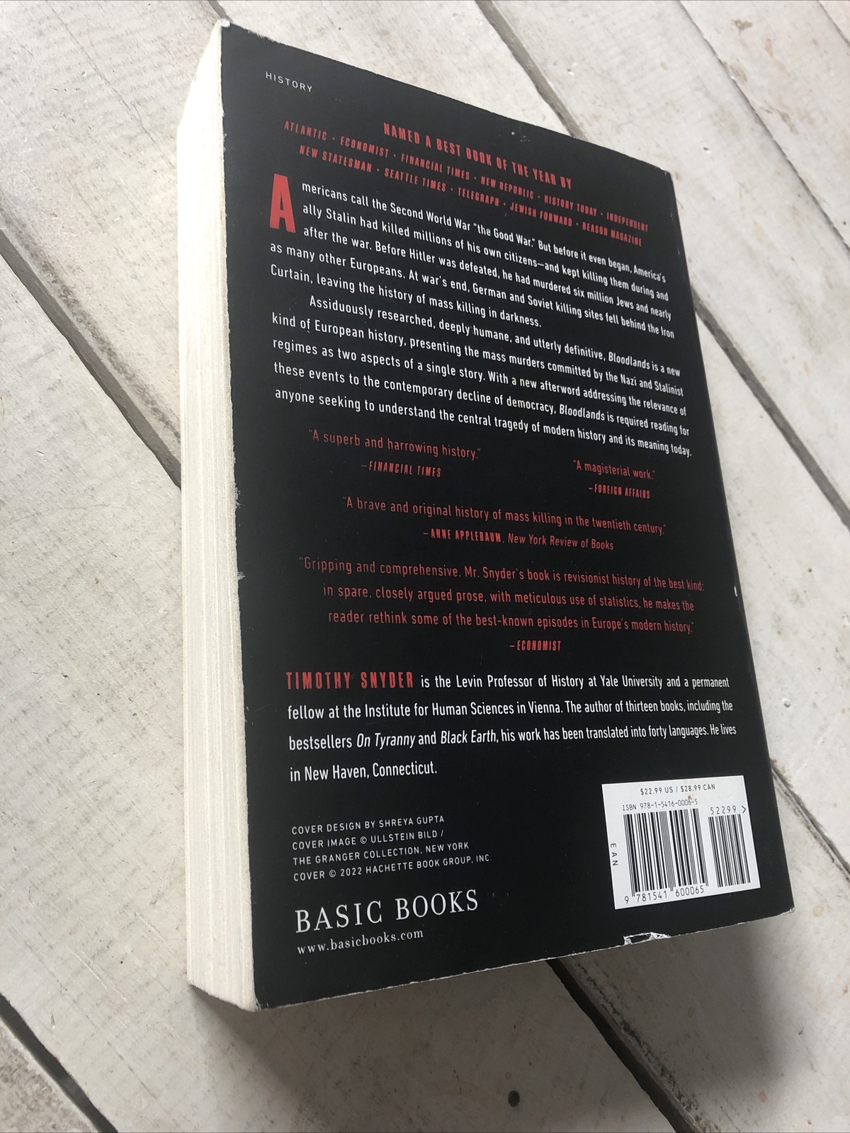 Bloodlands Europe Between Hitler and Stalin Timothy Snyder Paperback 2022