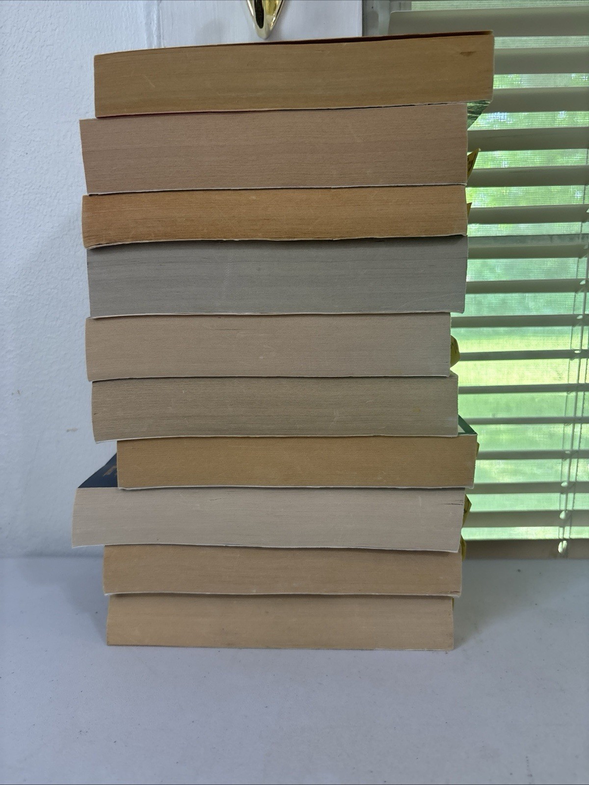 Lot of 10 – Mystery and Thrillers – Mixed Authors – FREE SHIPPING