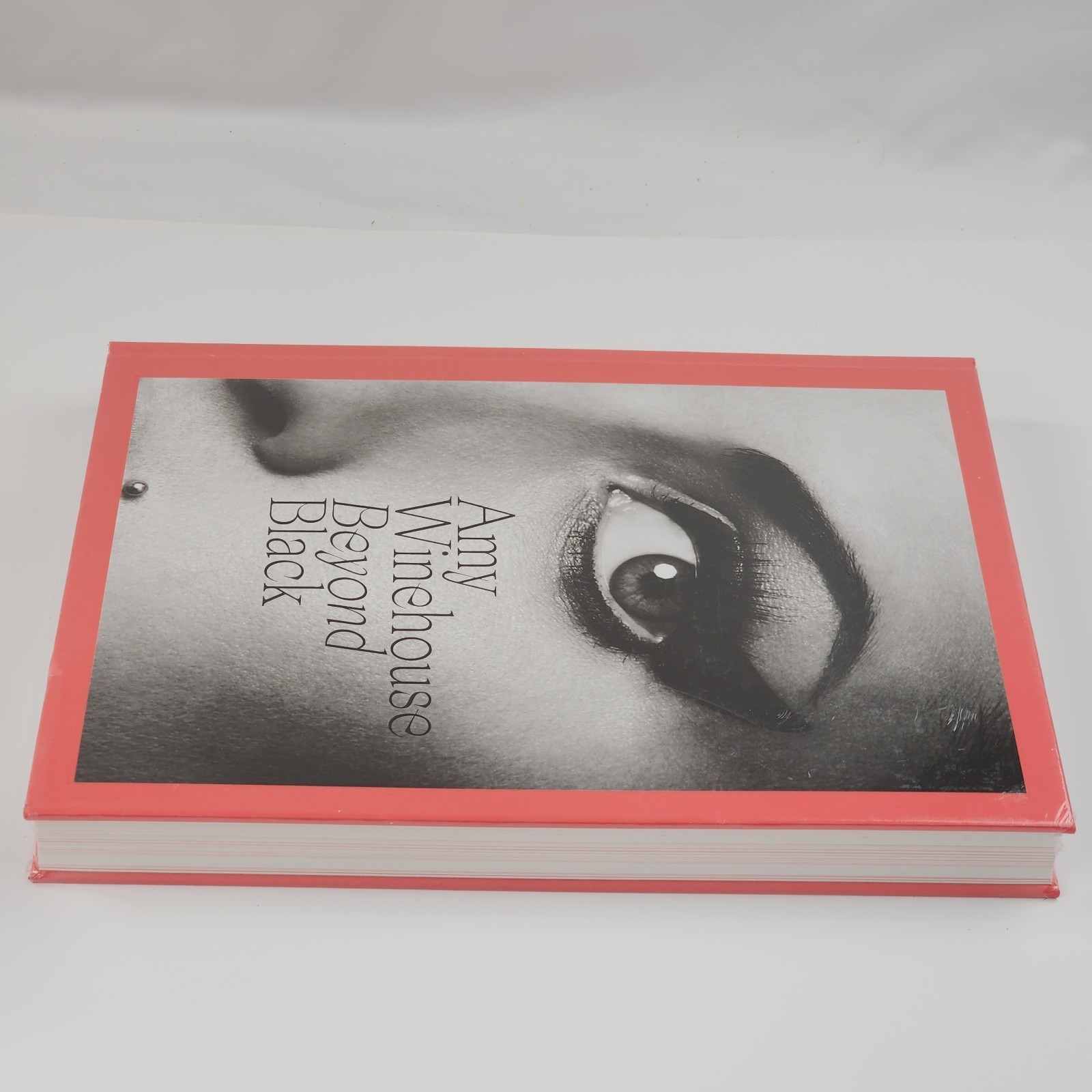 Amy Winehouse Beyond Black Biography Art Book Photographs Music Coffee Table New