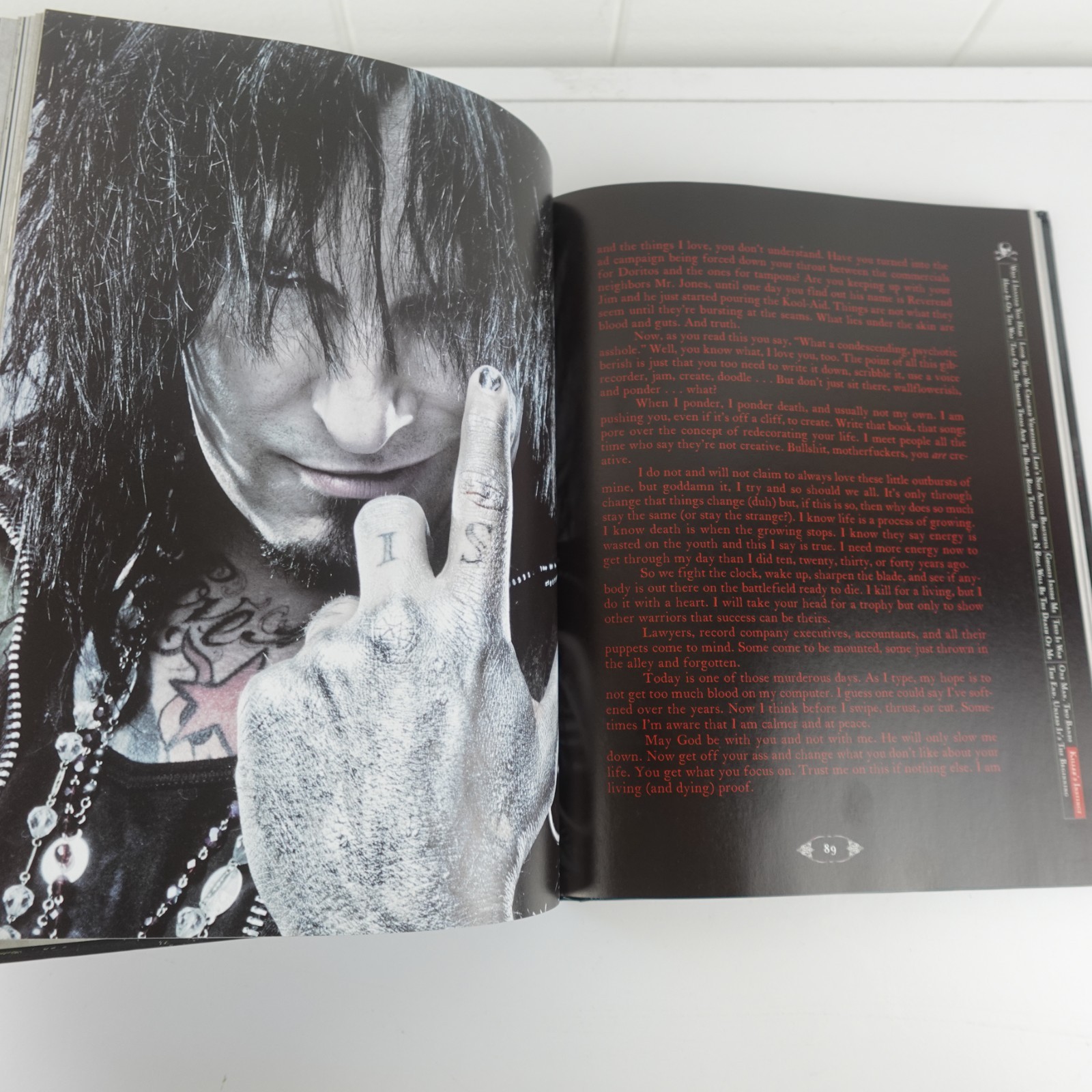 Nikki Sixx This Is Gonna Hurt Harper Collins Publishers Hardcover