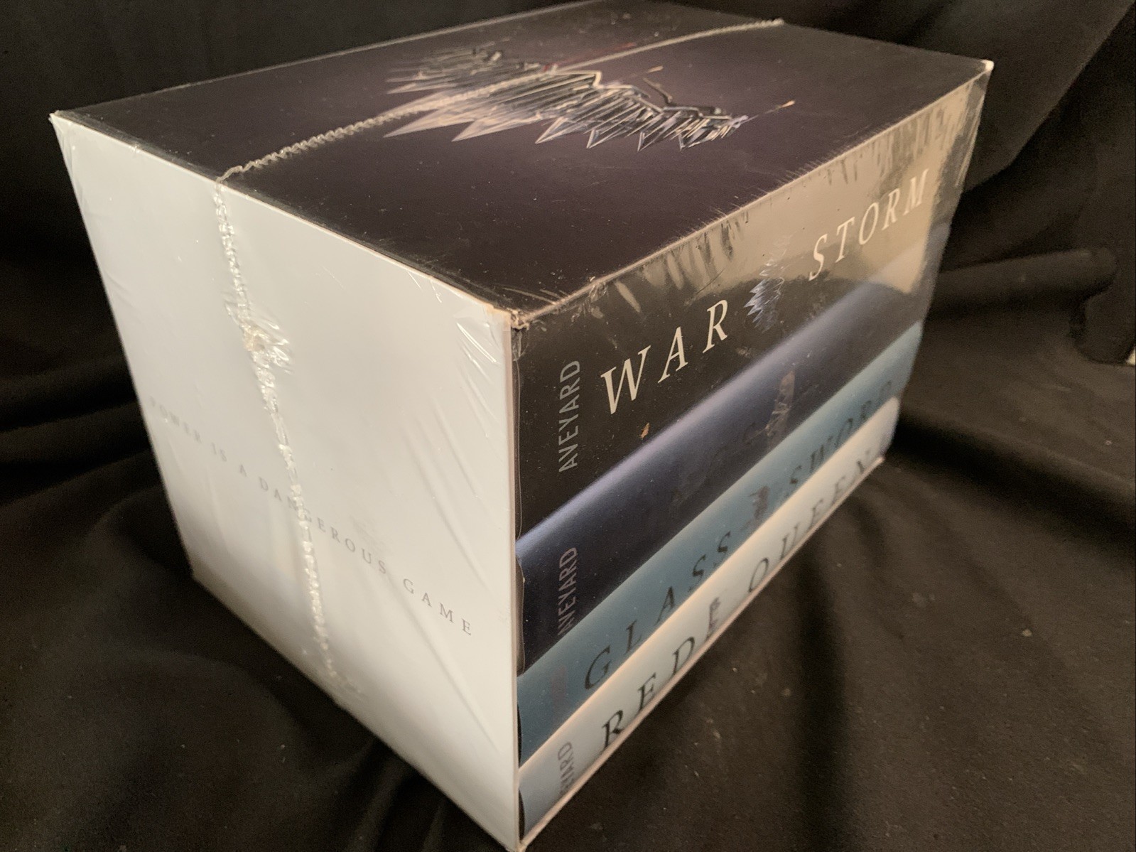 NEW SEALED FRESH Red Queen 4 Book Hardcover Box Set Victoria Aveyard CLEAN WRAPT