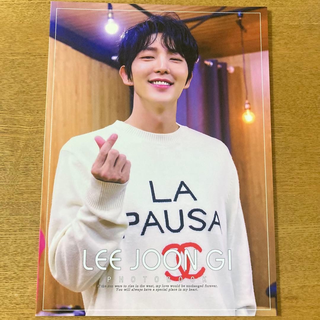 Lee Joon Gi Photo Book All Color 34 Pages 22×30.5cm Korea