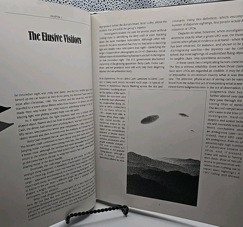 2 Book Bundle Mysteries Of The Unknown -The UFO Phenomenon & Mystic Places