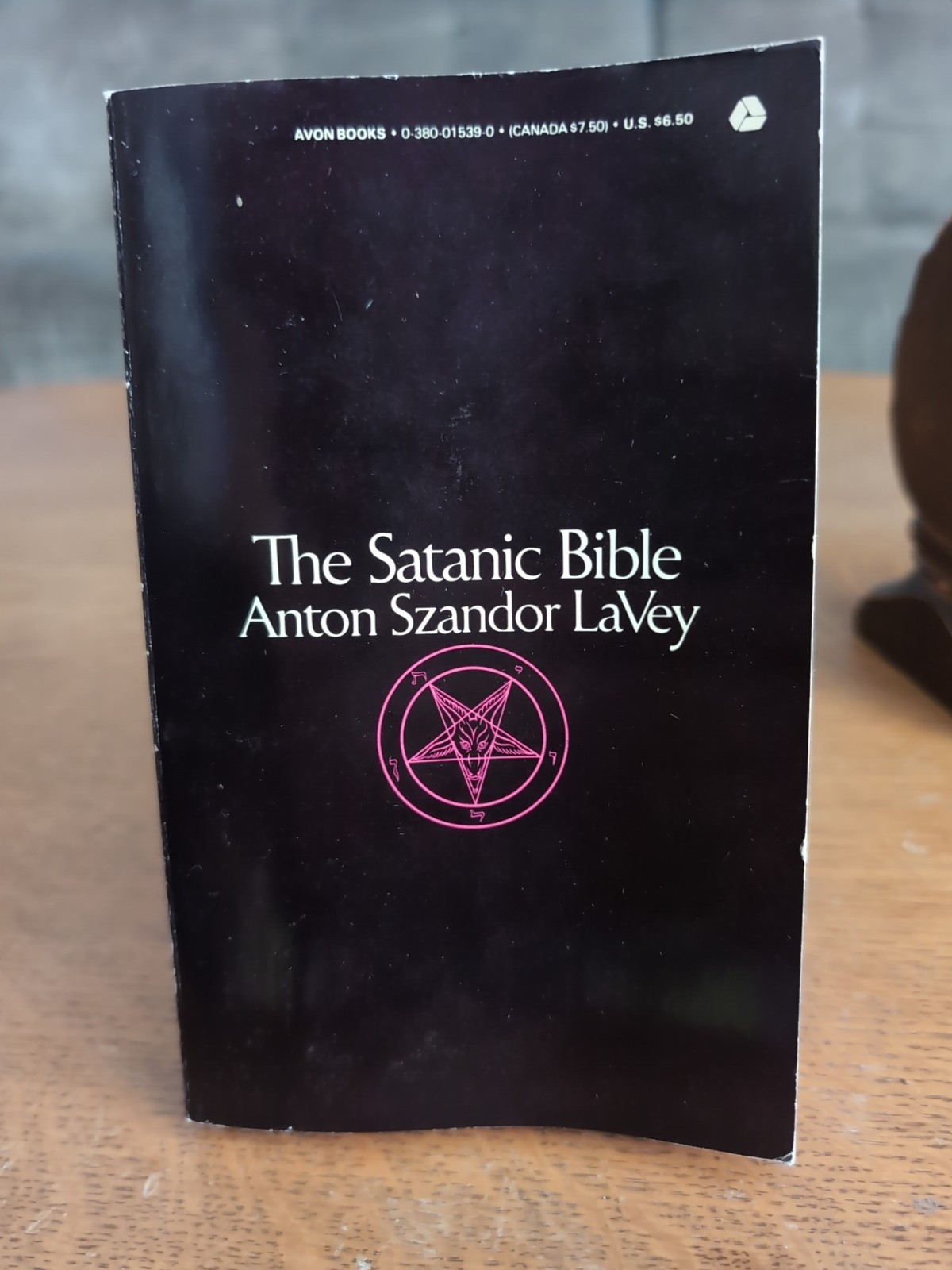 The Satanic Bible – Anton Szandor LaVey 1969 Avon Books Paperback 40th Printing