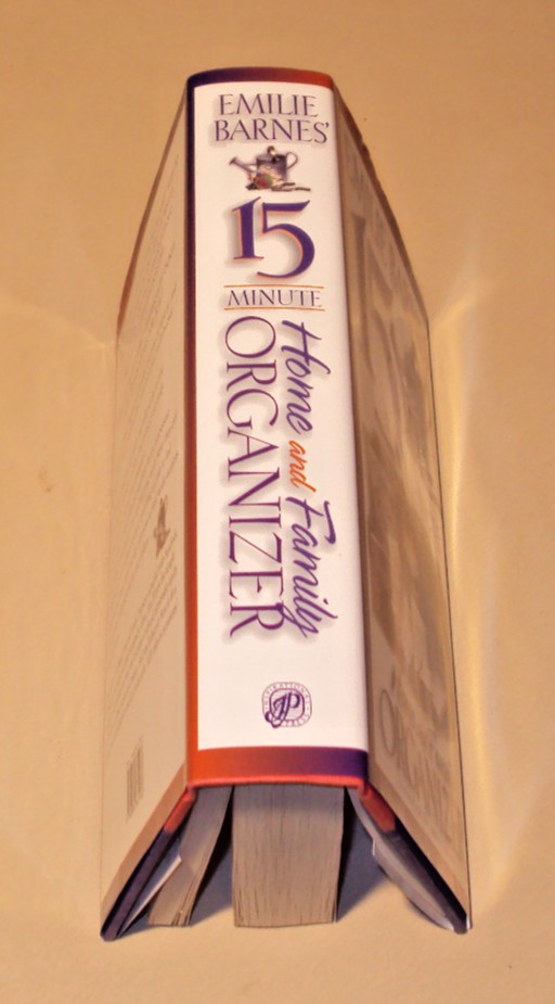 Emilie Barnes’ 15 Minute Home and Family Organizer by Emilie Barnes (1996,…
