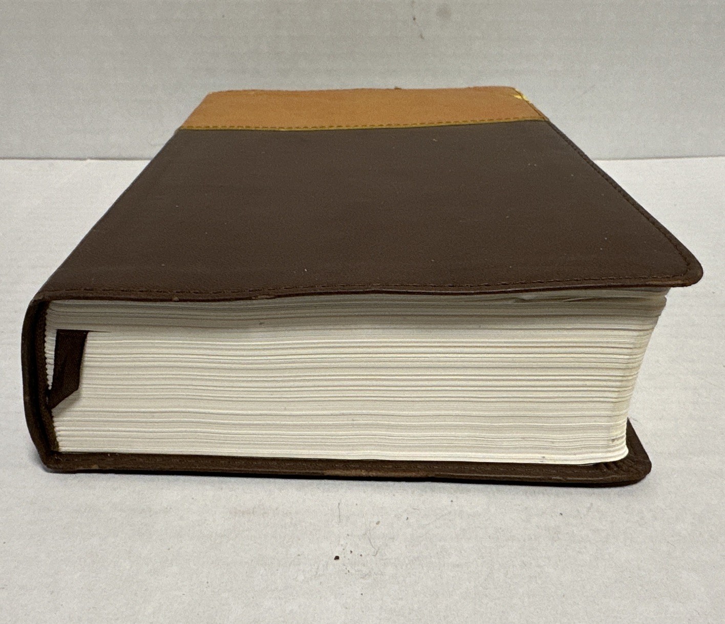 2011 NIV New International Version Pew Bible Large Print Zondervan Yellow Brown