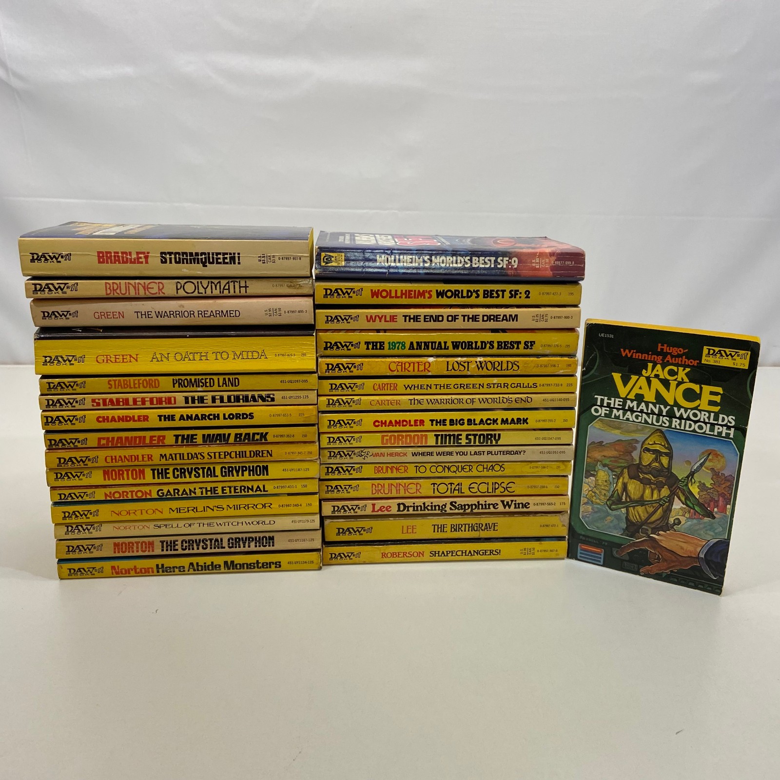 SciFi Novels 31 Book Lot DAW VTG MMPB Jack Vance Andre Norton Brian M Stableford