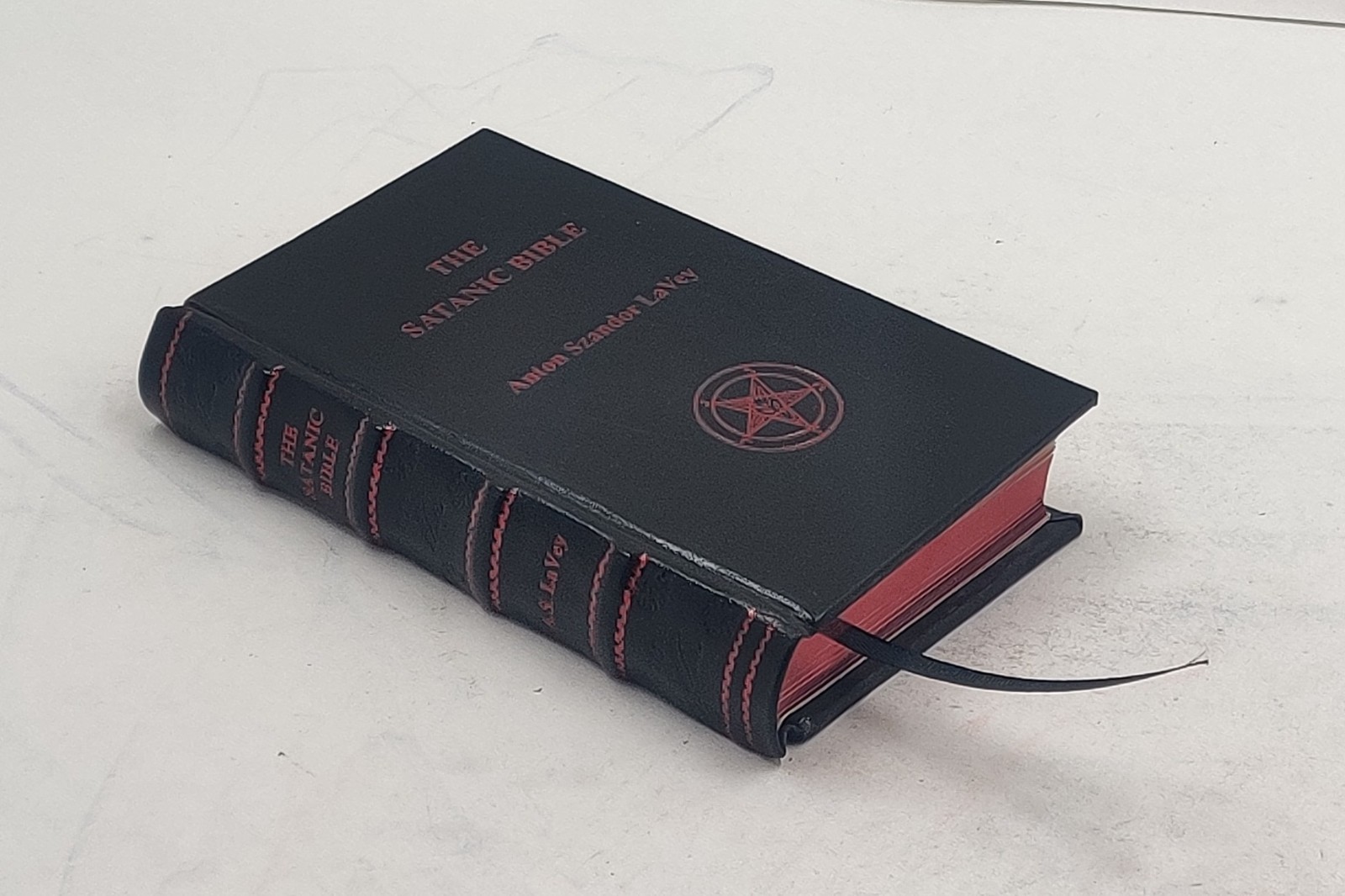 The Satanic Bible By La Vey, Anton [Royal Edition]