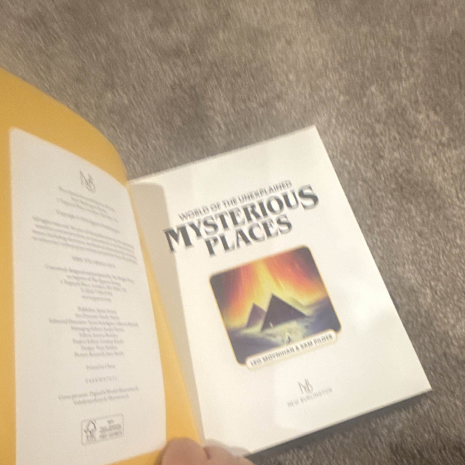 World of the Unexplained: Mysterious Places by Moynihan & Pilger, Paperback