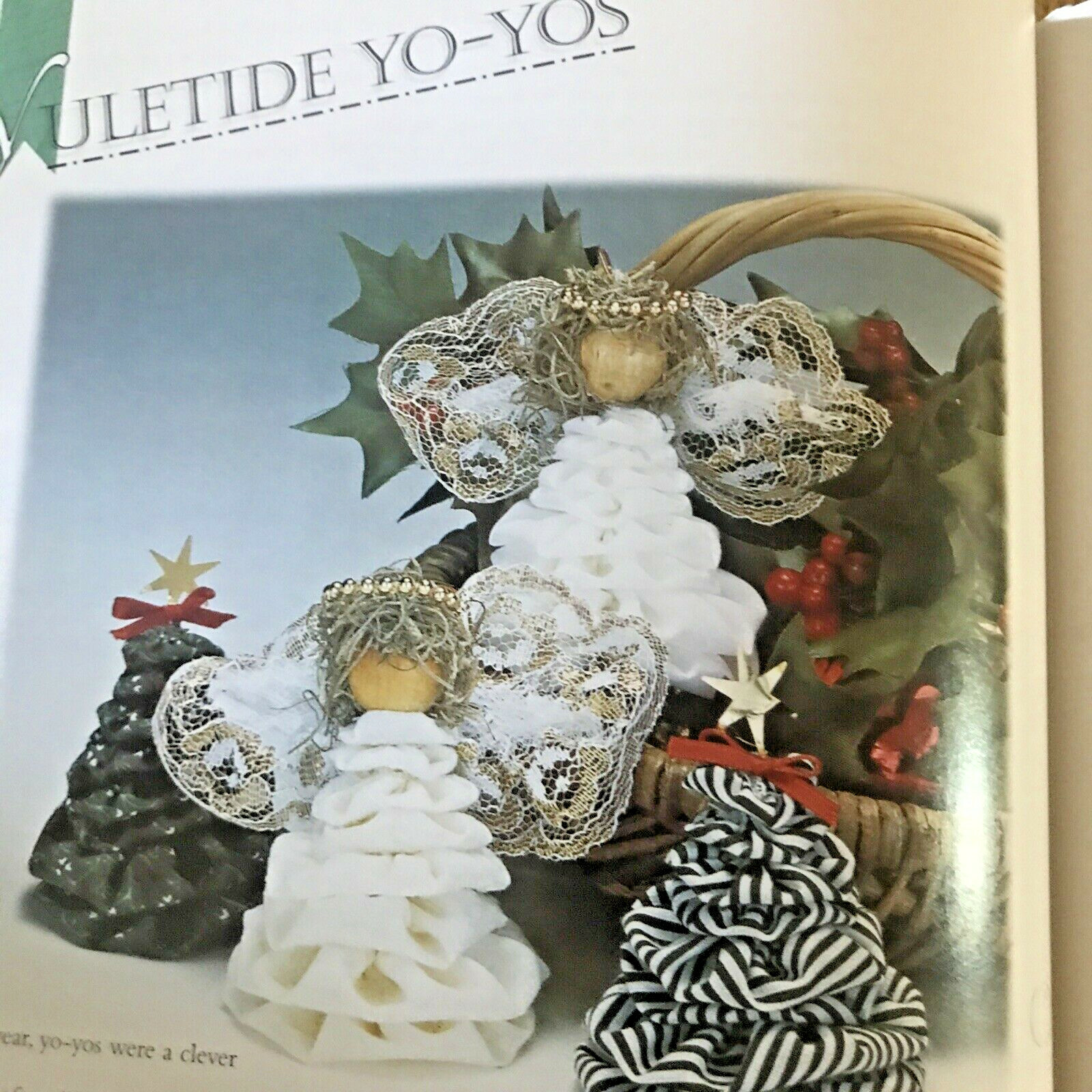 Deck the Halls Treasury of Christmas Crafts 1997 Hardback 159 Pages