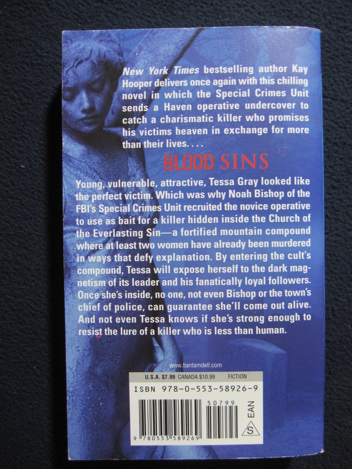 Blood Sins (Bishop/Special Crimes Unit: Blood Trilogy) [Mass Market Paperback]..