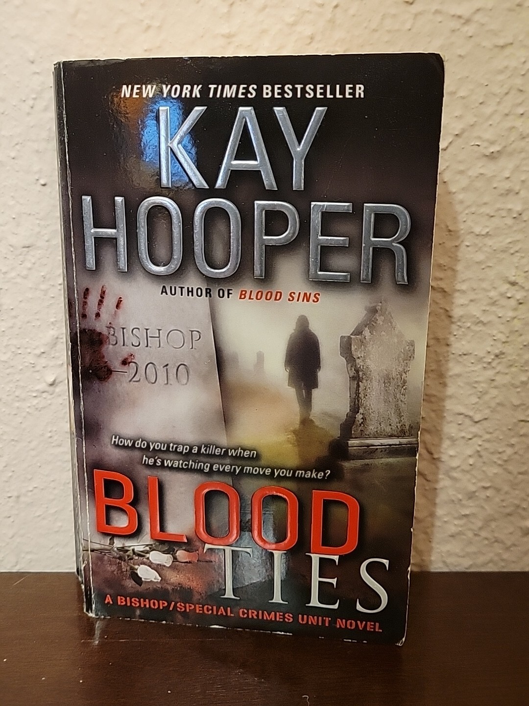 Lott of 3 paper back books by Kay Hooper – Blook Ties, Blook Dreams & Blood Sins