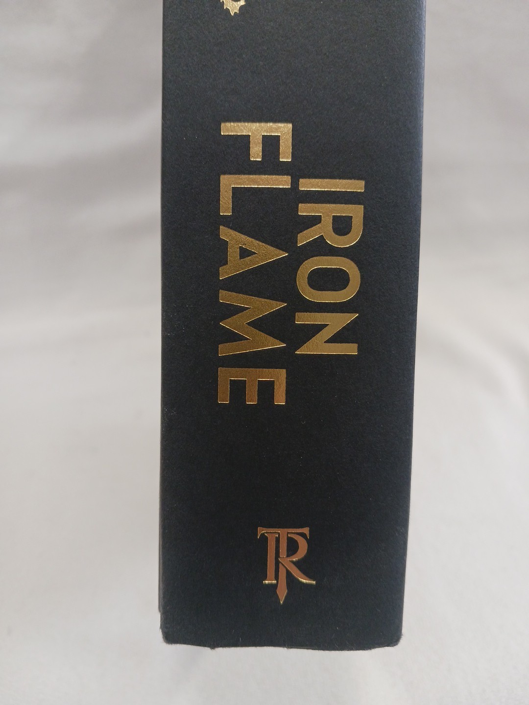 Yarros Iron Flame Black Sprayed Edges HC DJ First Edition 1st Printing LIKE-NEW