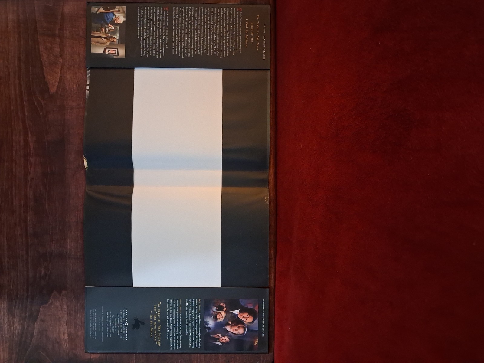 Insight Editions The Complete X-Files Hardcover Illustrated Box Set Inserts 2008
