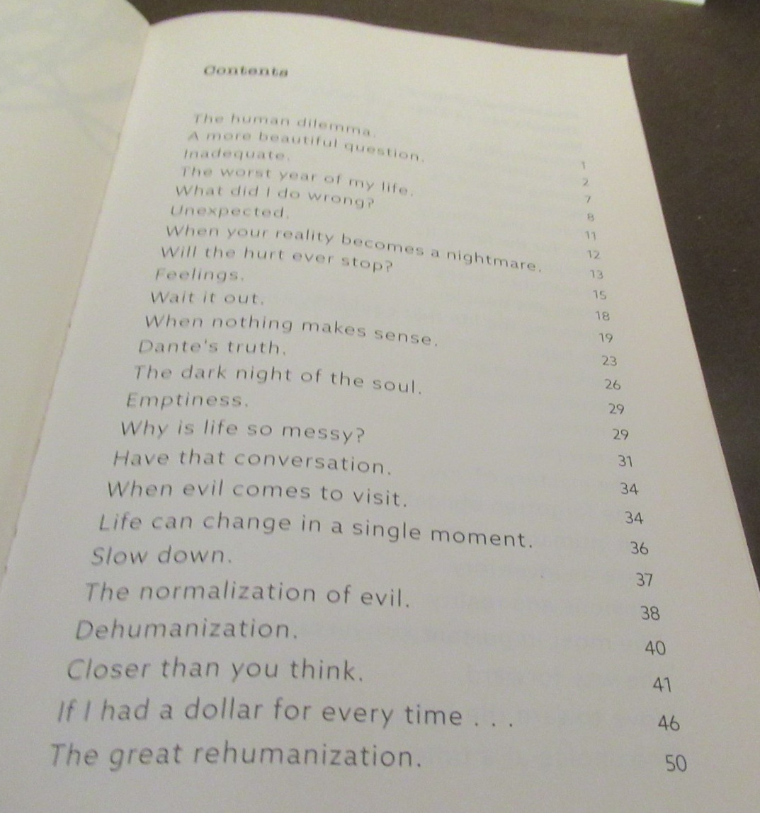 Life Is Messy by Matthew Kelly – Paperback – 152 pages – 2021 Like New