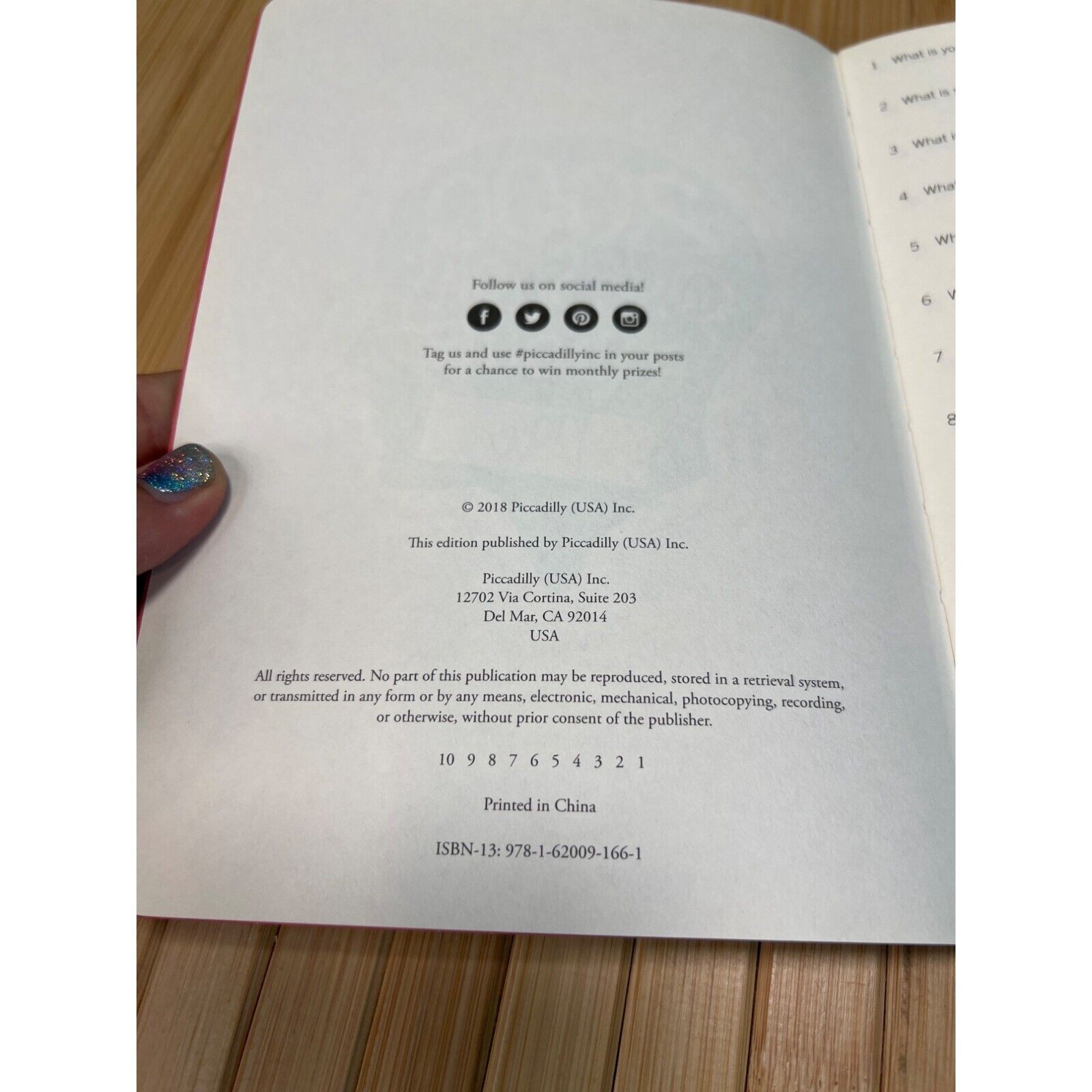 2000 Questions about Me 152 Pages Summer Writing Journal Book
