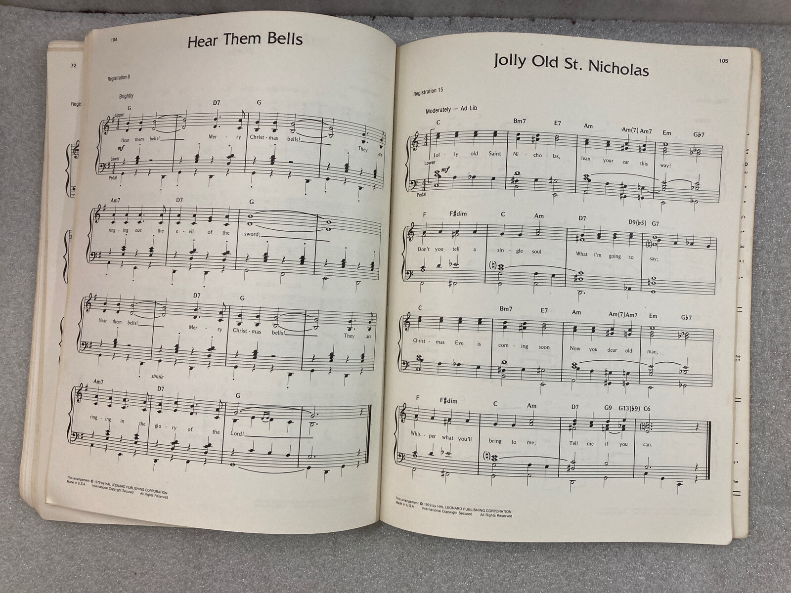 105 Favorite Christmas Songs PB Hal Leonard Organ Adventure Series 145 pages