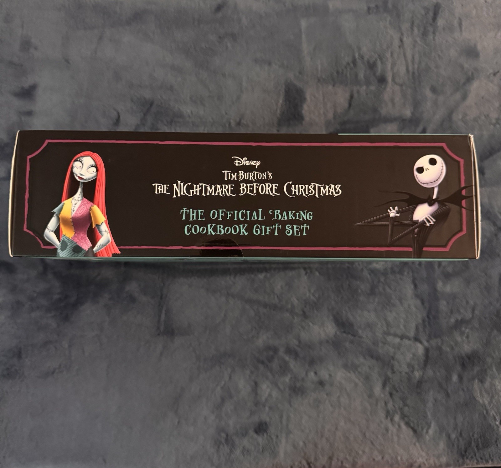 Tim Burton’s The Nightmare Before Christmas: The Official Cookbook Gift Set