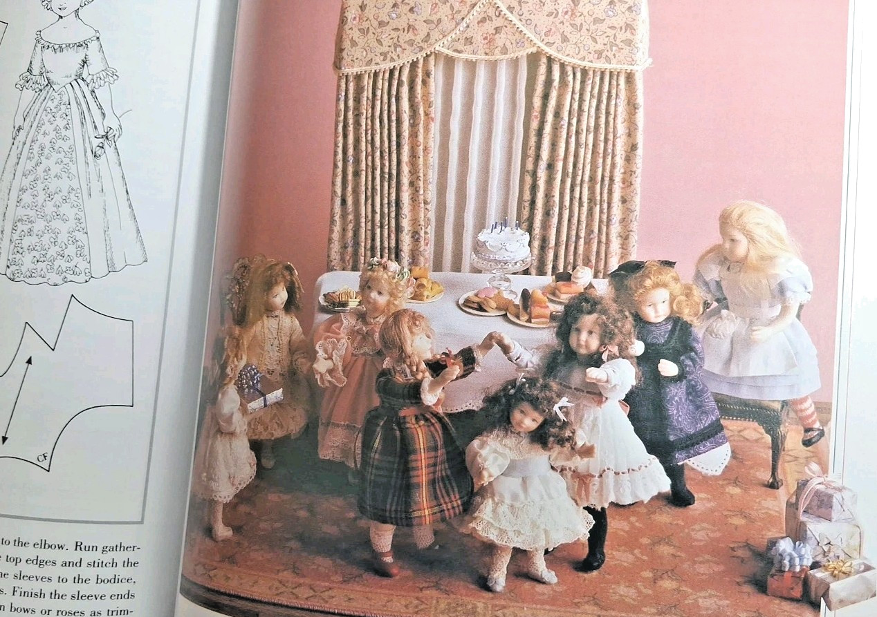 Making and Dressing Dolls’ House Dolls in 1/12 Scale – (paperback Atkinson
