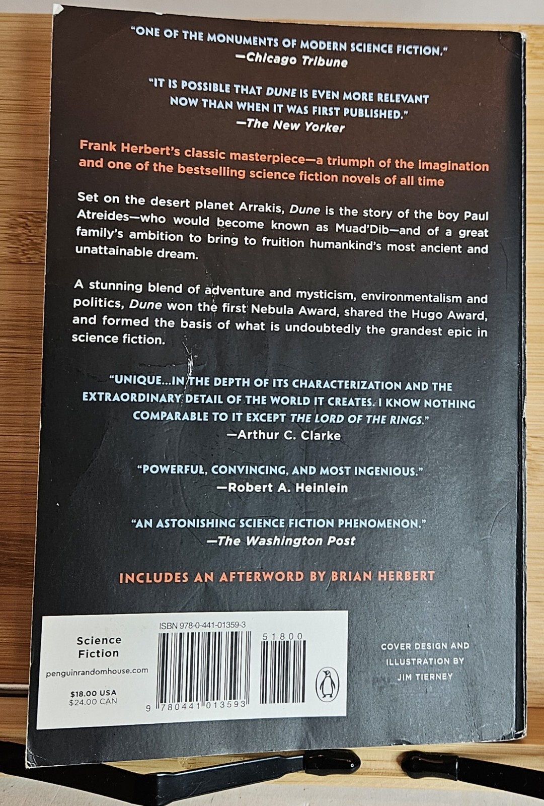 Dune (Dune Chronicles, Book 1) – Paperback By Herbert, Frank – GOOD