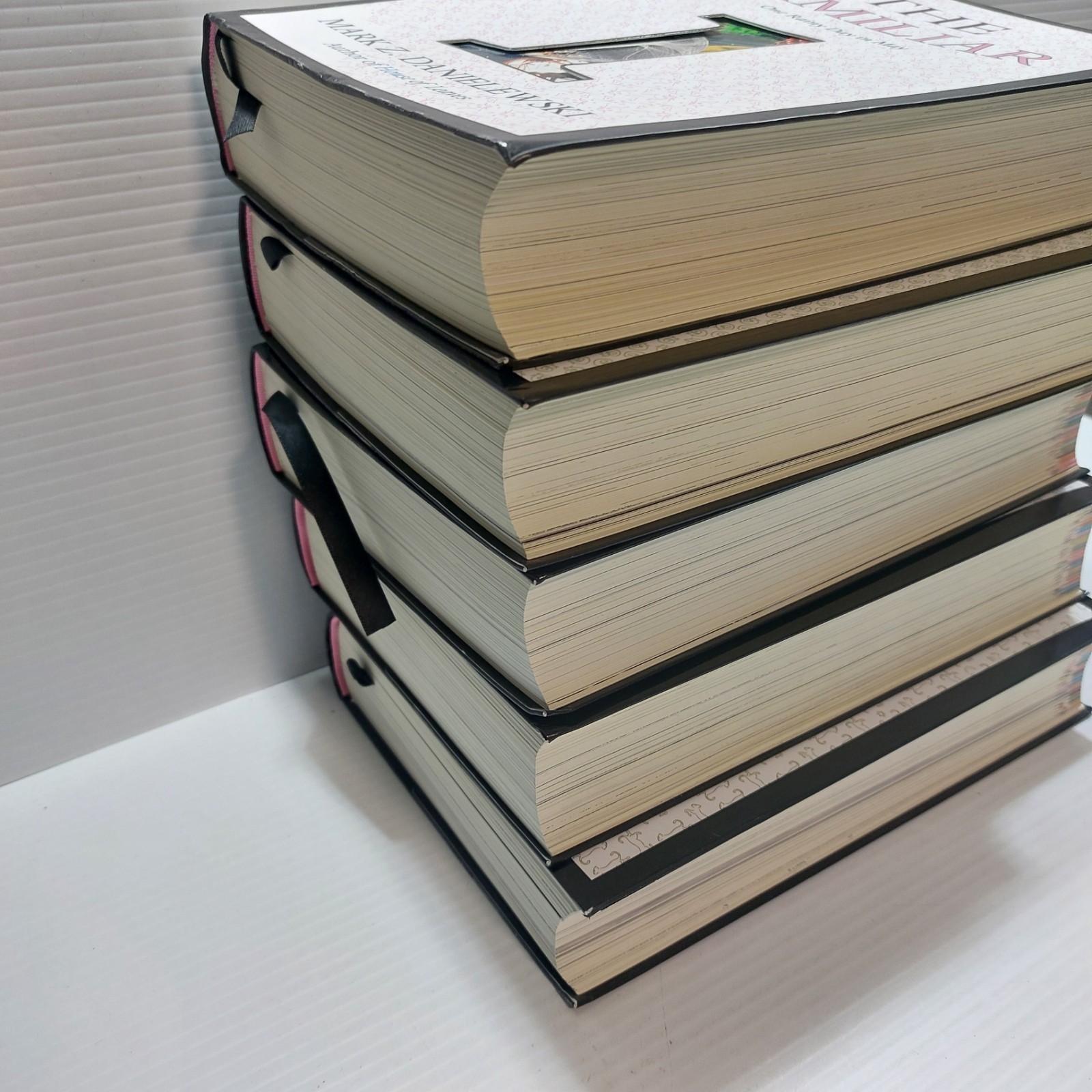 Mark Z. Danielewski The Familiar Complete Softcover set Vol 1 – 5